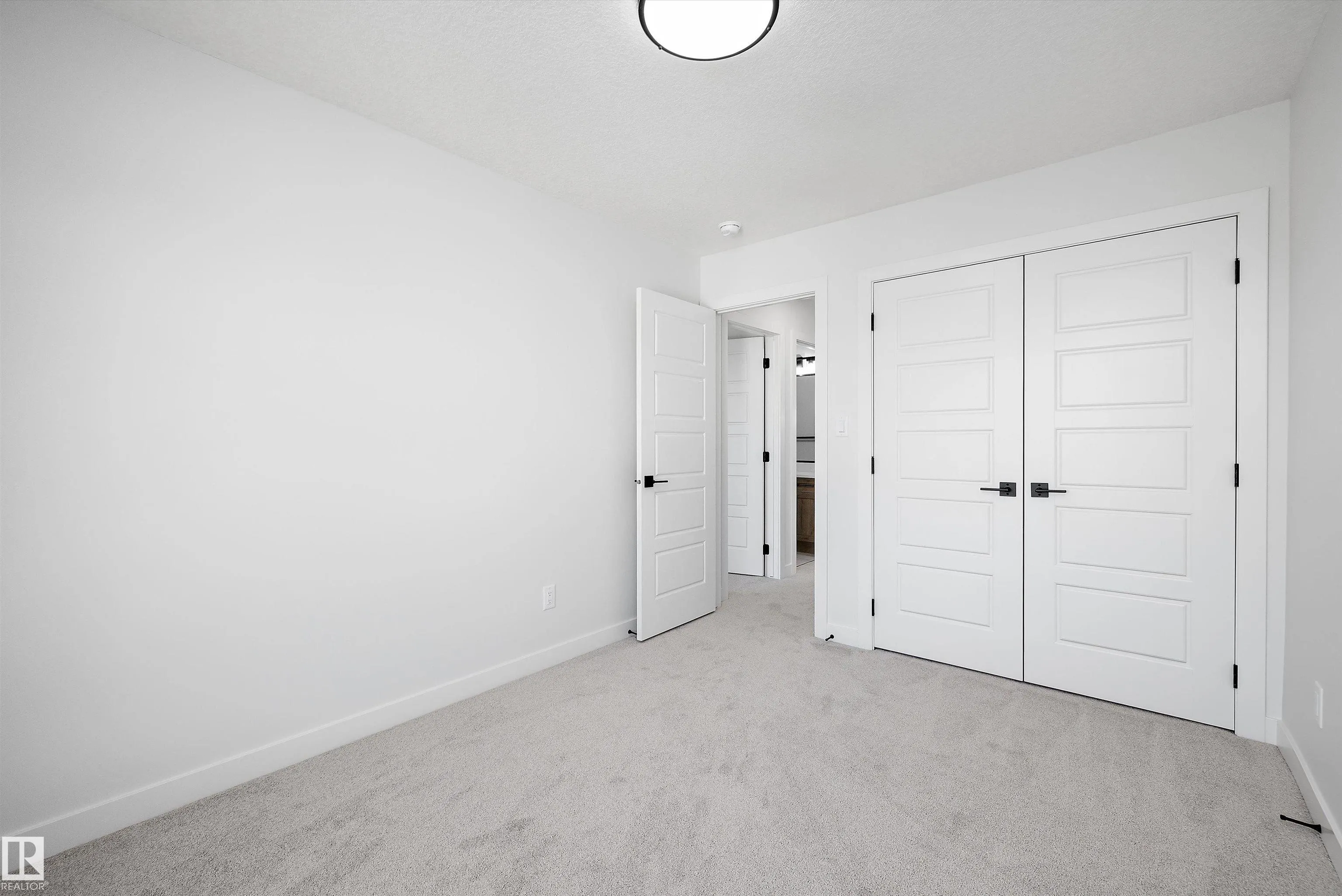 1753 Crossbill Loop