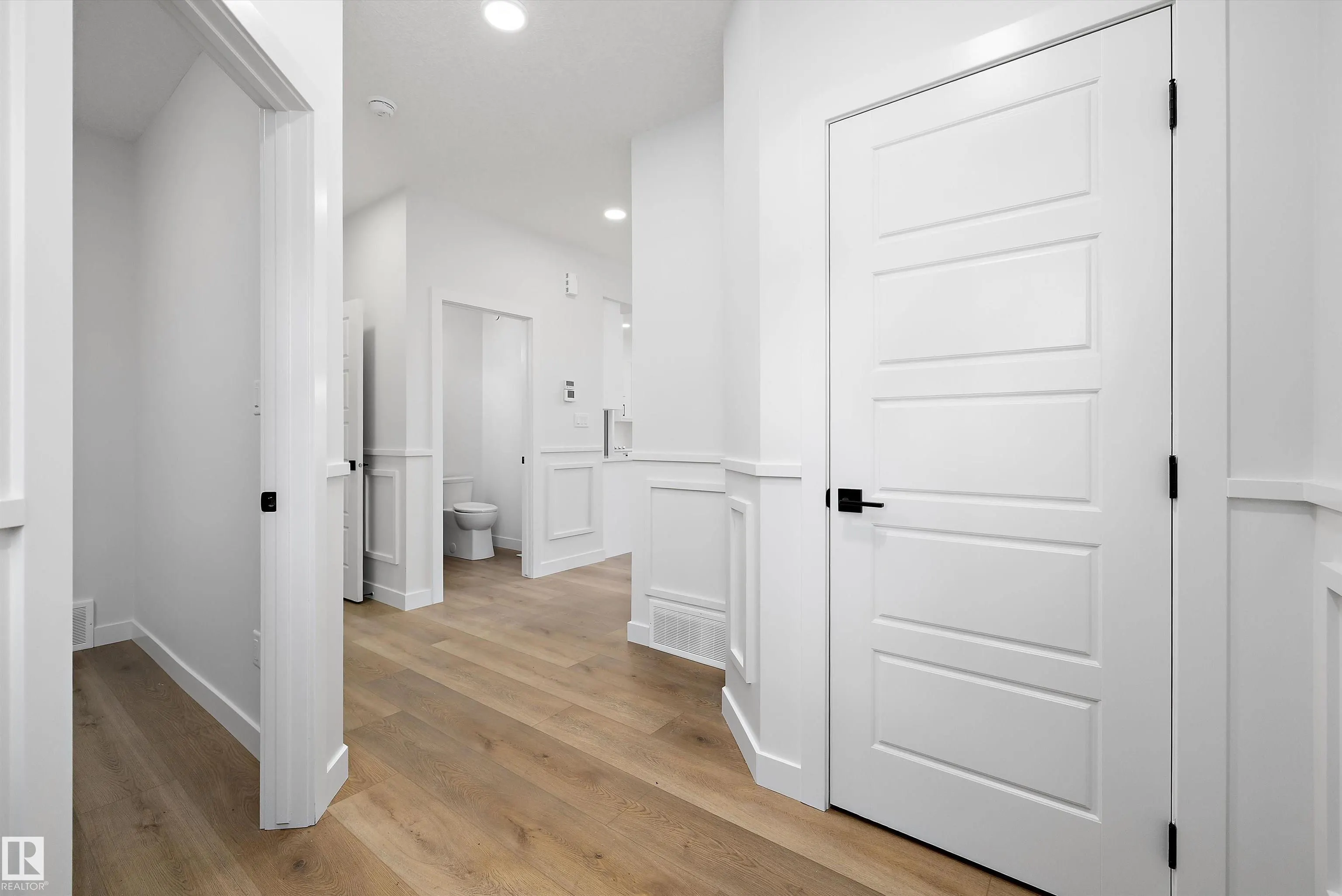 1753 Crossbill Loop
