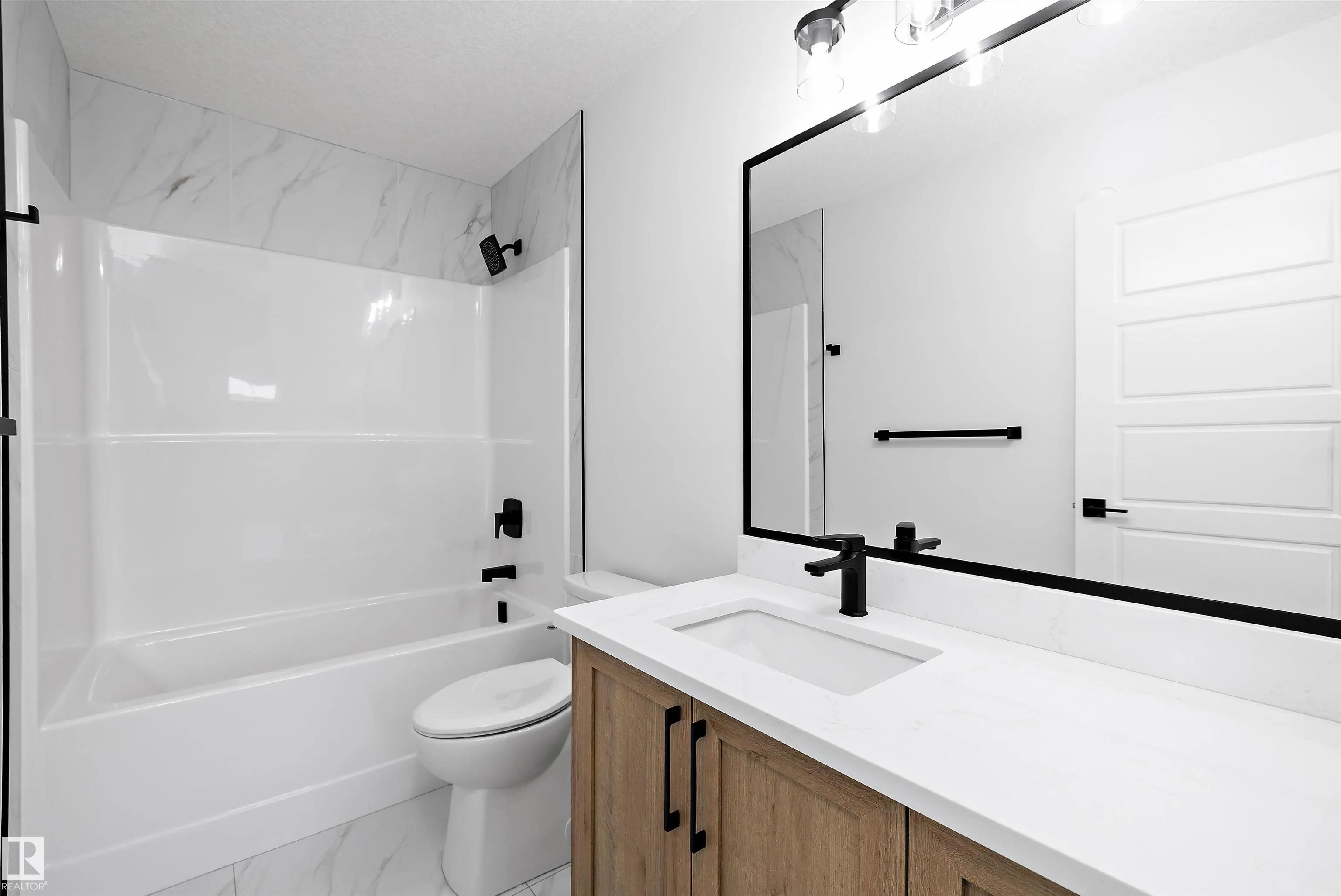 1753 Crossbill Loop
