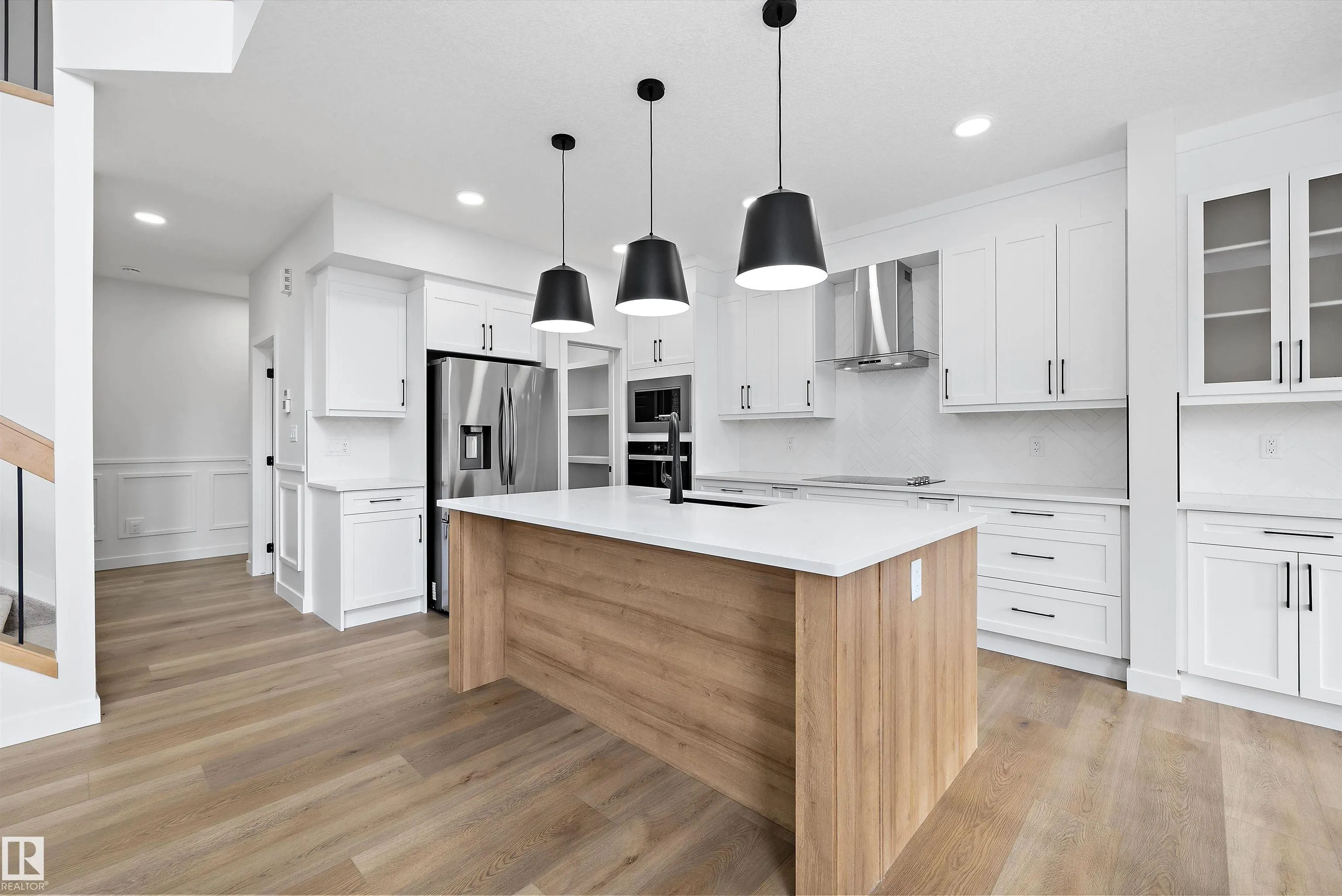 1753 Crossbill Loop