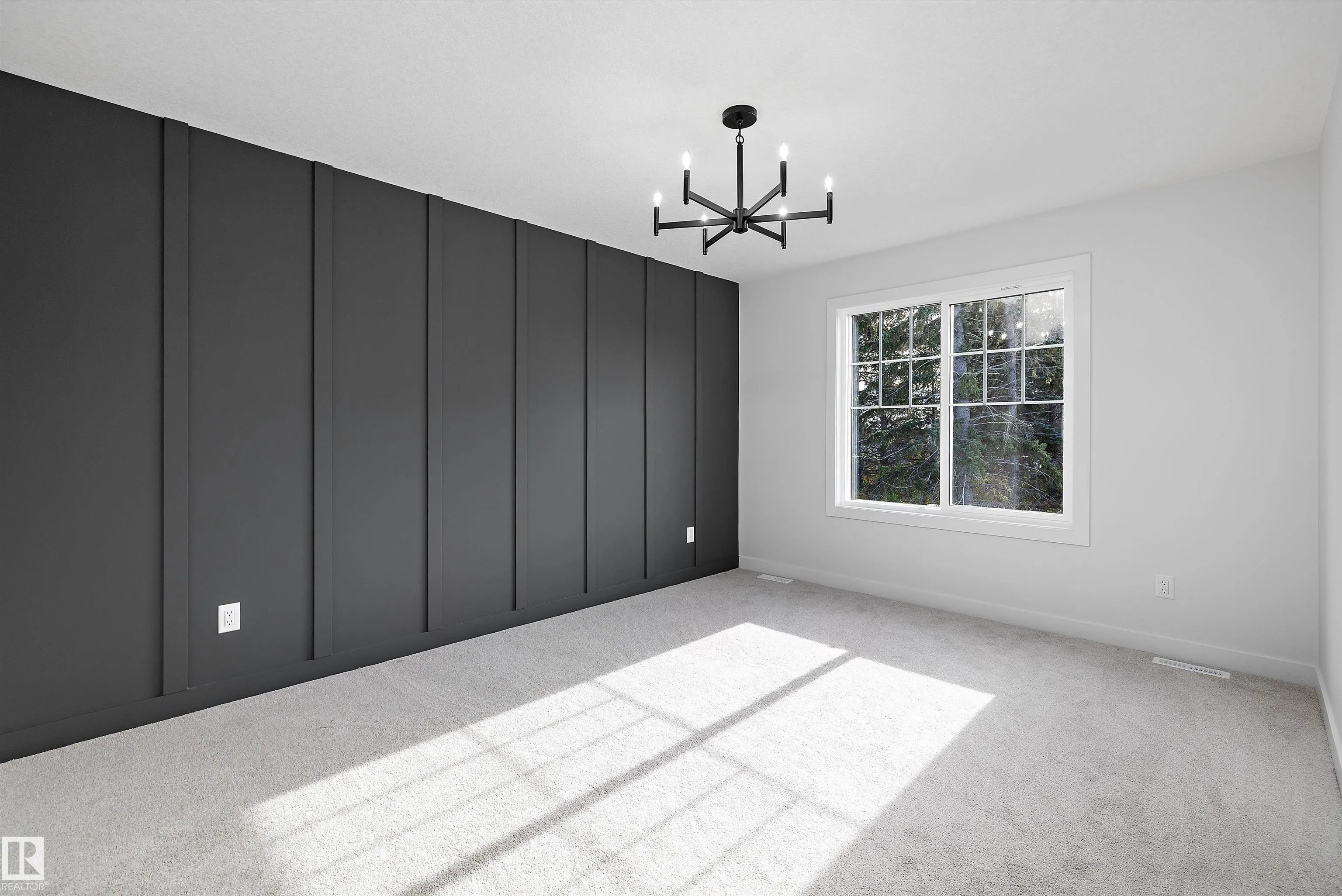 1753 Crossbill Loop