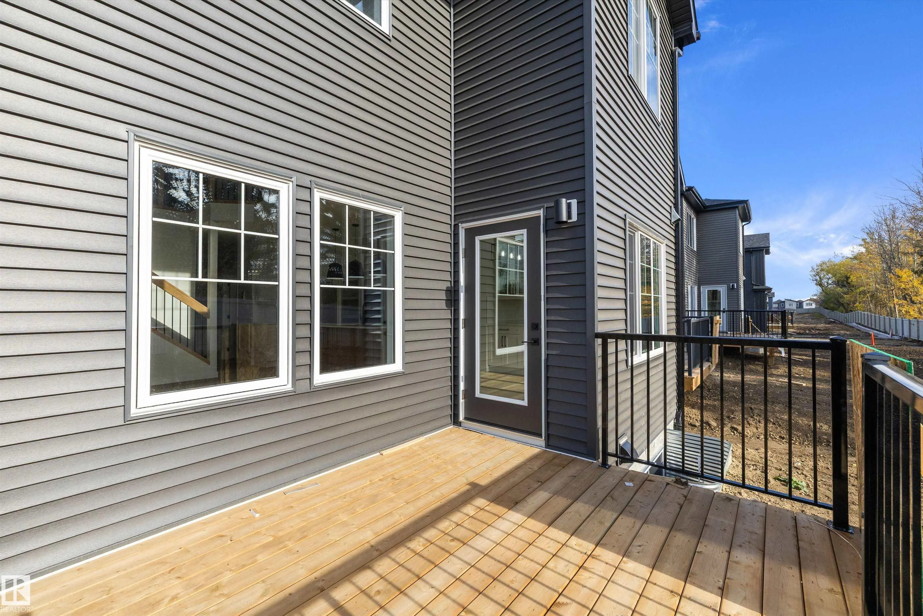 1753 Crossbill Loop