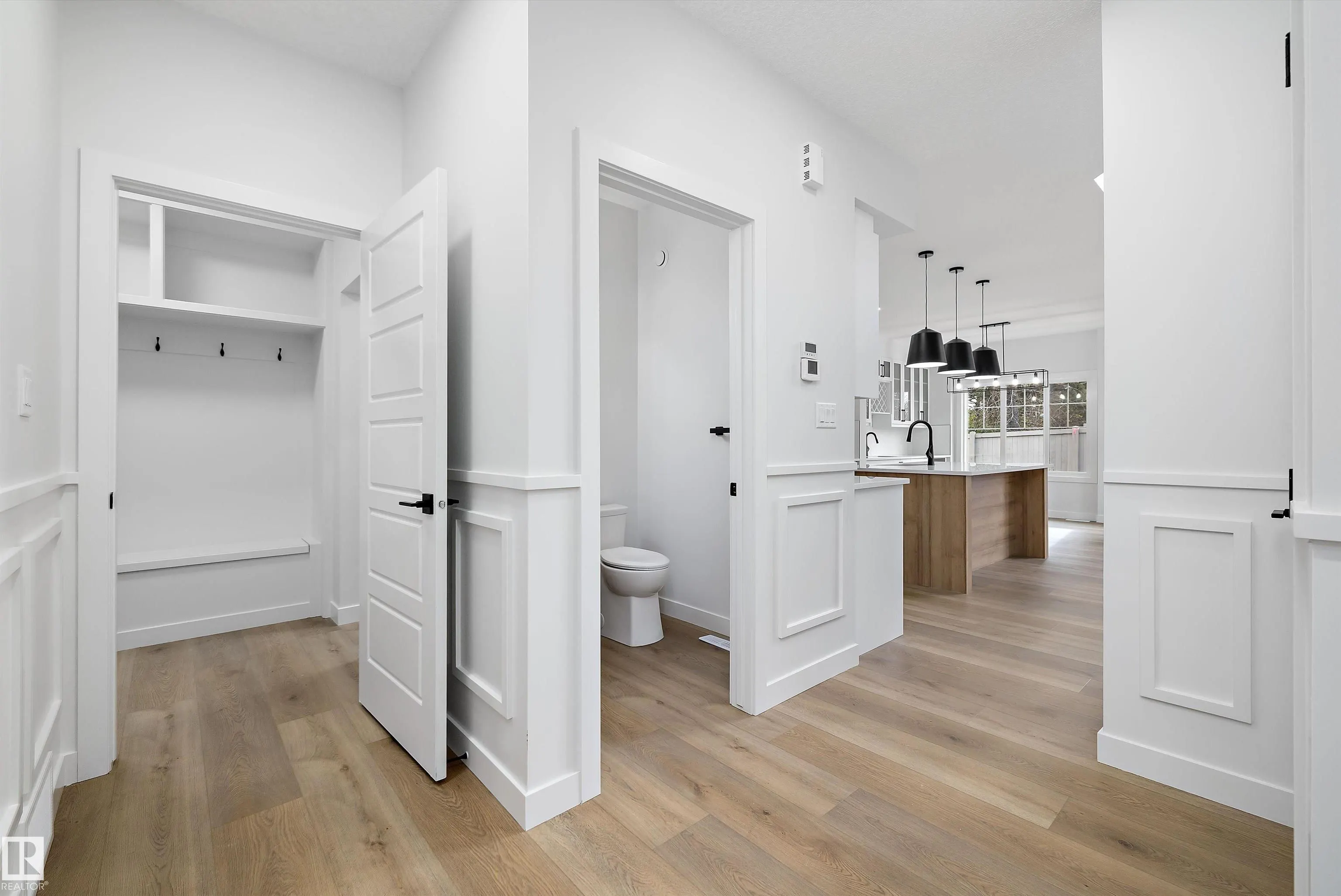 1753 Crossbill Loop