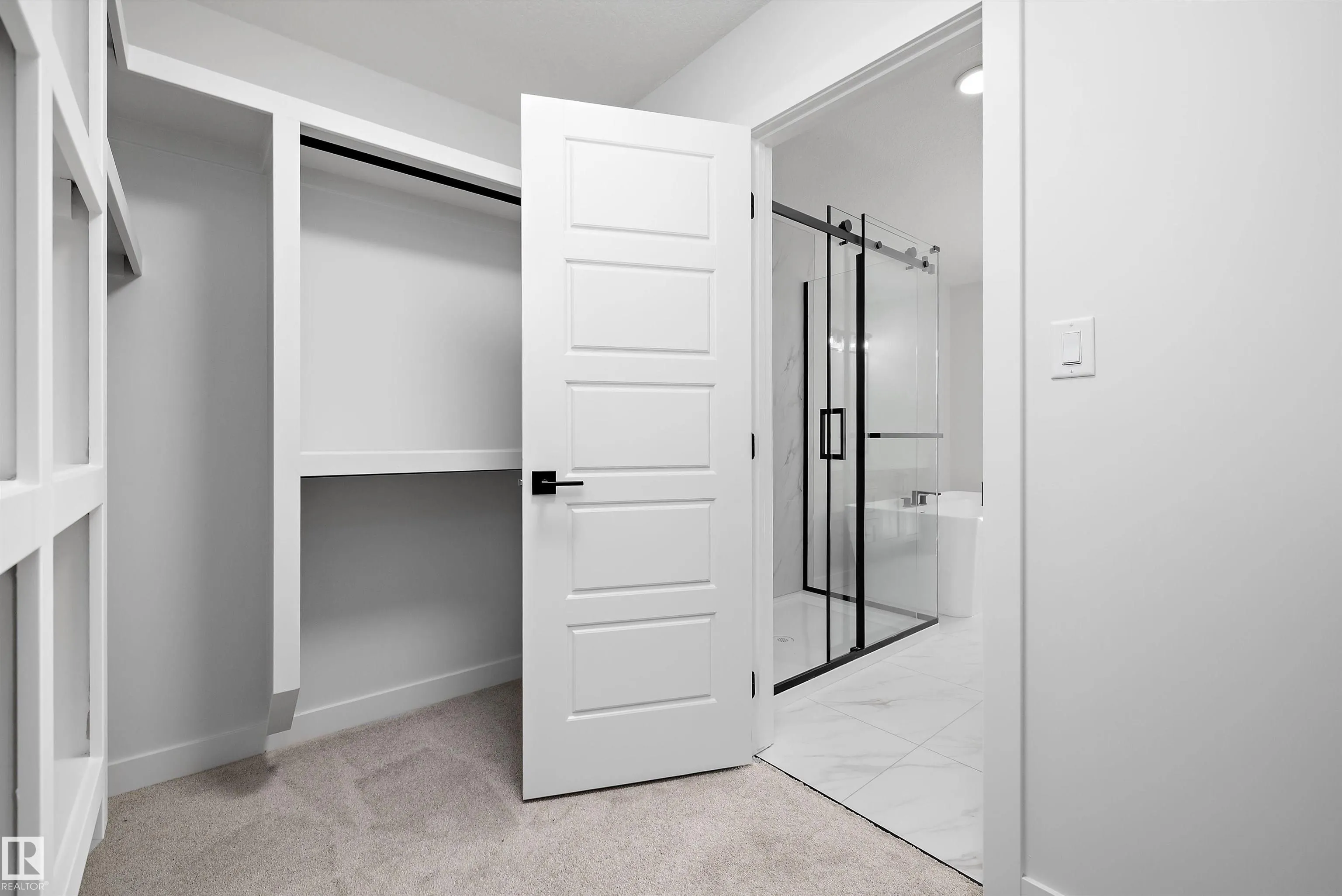 1753 Crossbill Loop