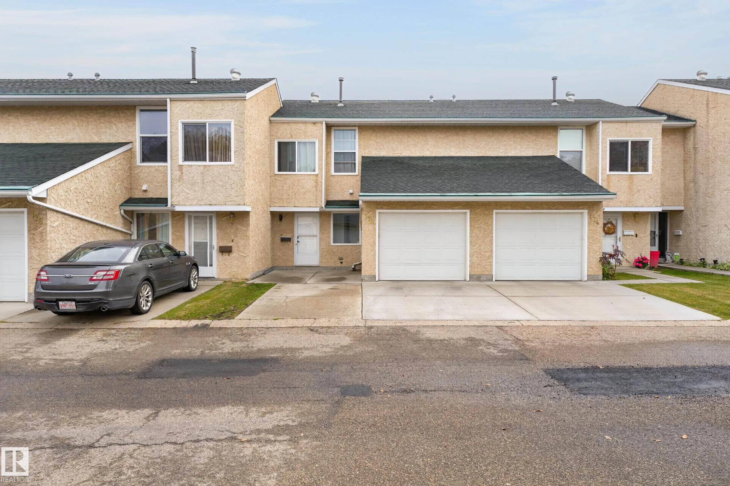 176 CALLINGWOOD Place