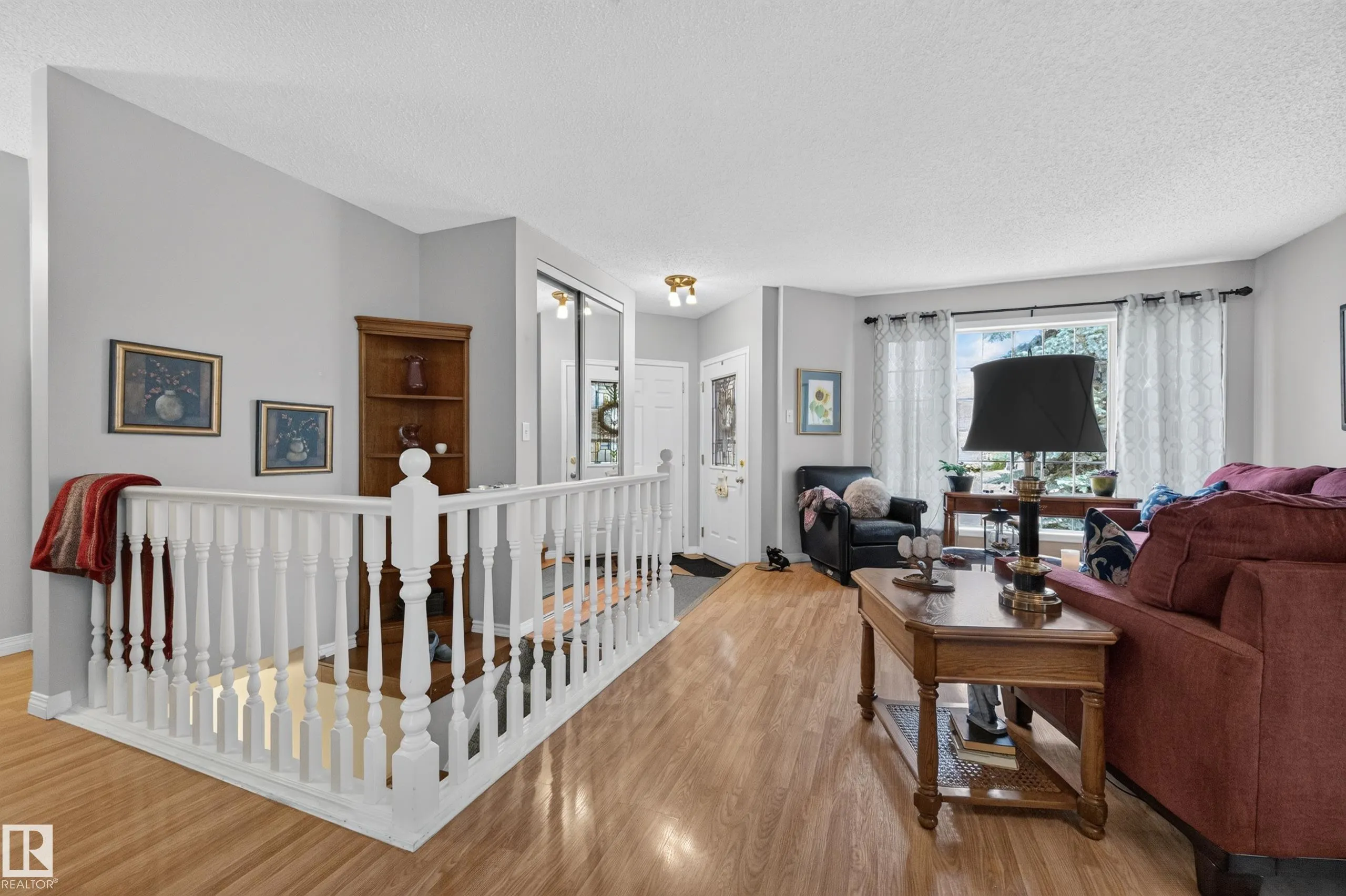 524 RAINBOW Crescent