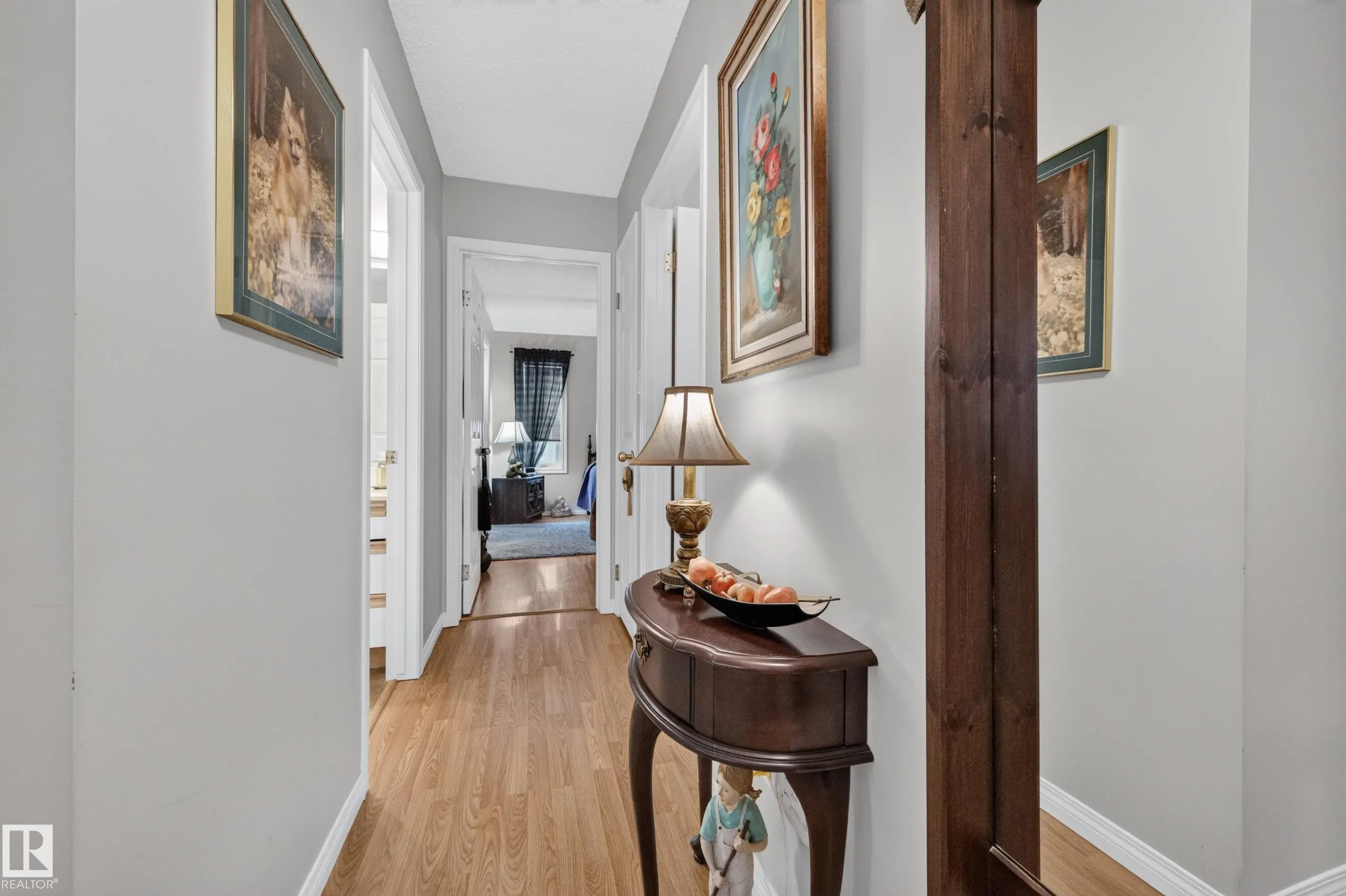 524 RAINBOW Crescent