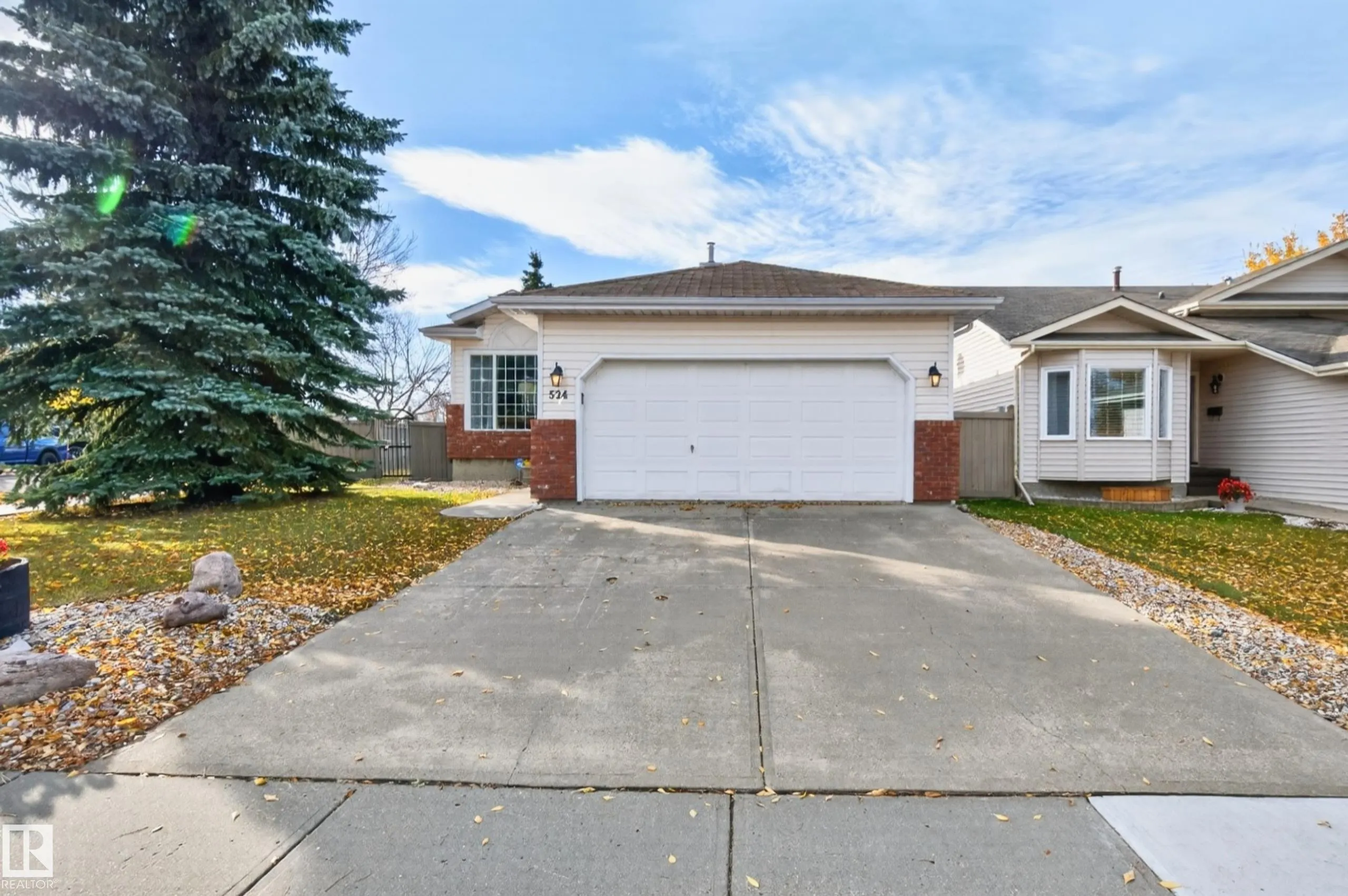 524 RAINBOW Crescent