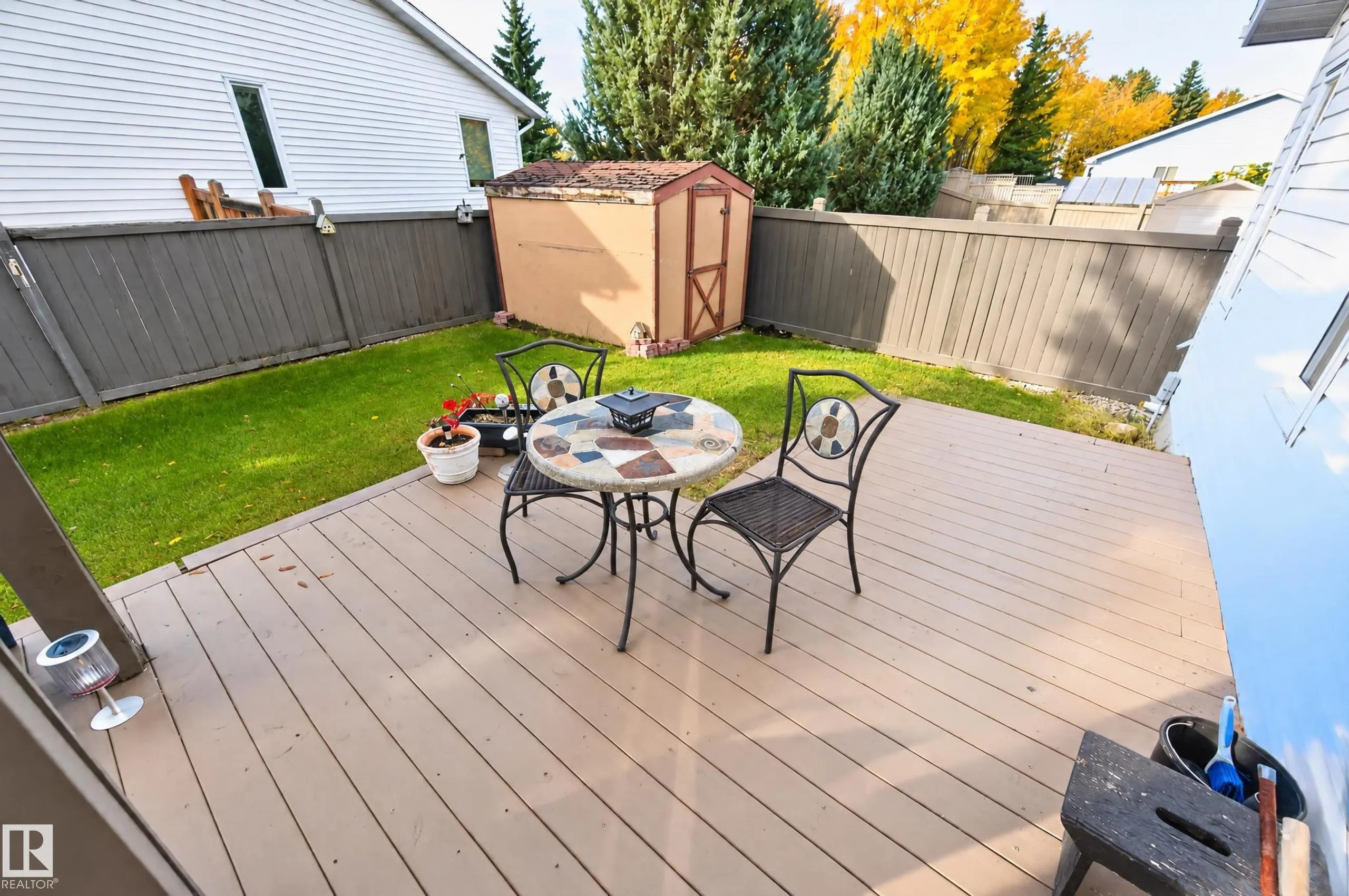 524 RAINBOW Crescent