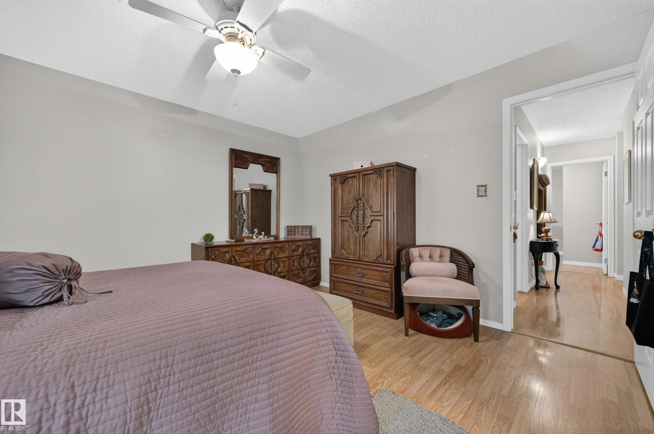 524 RAINBOW Crescent
