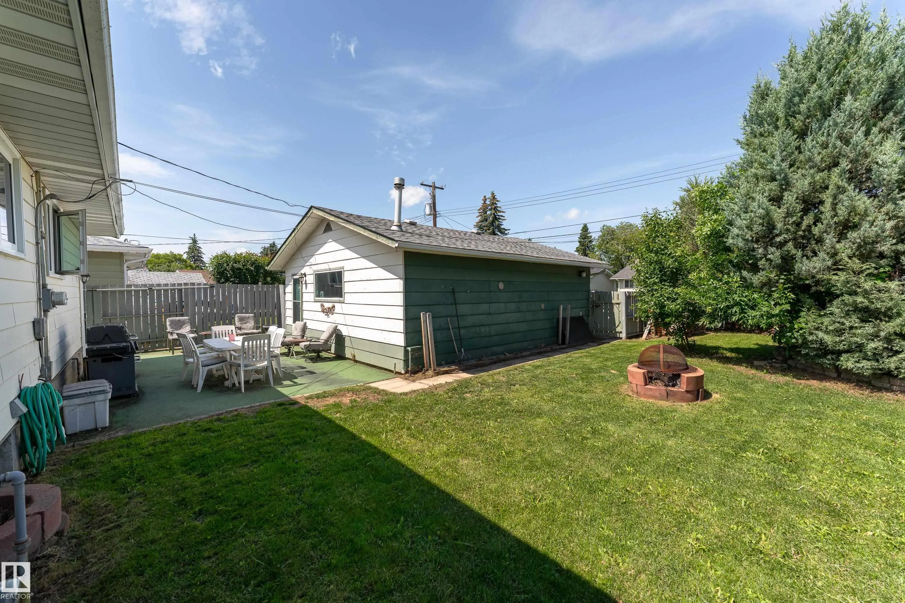 7 CAMELOT Crescent