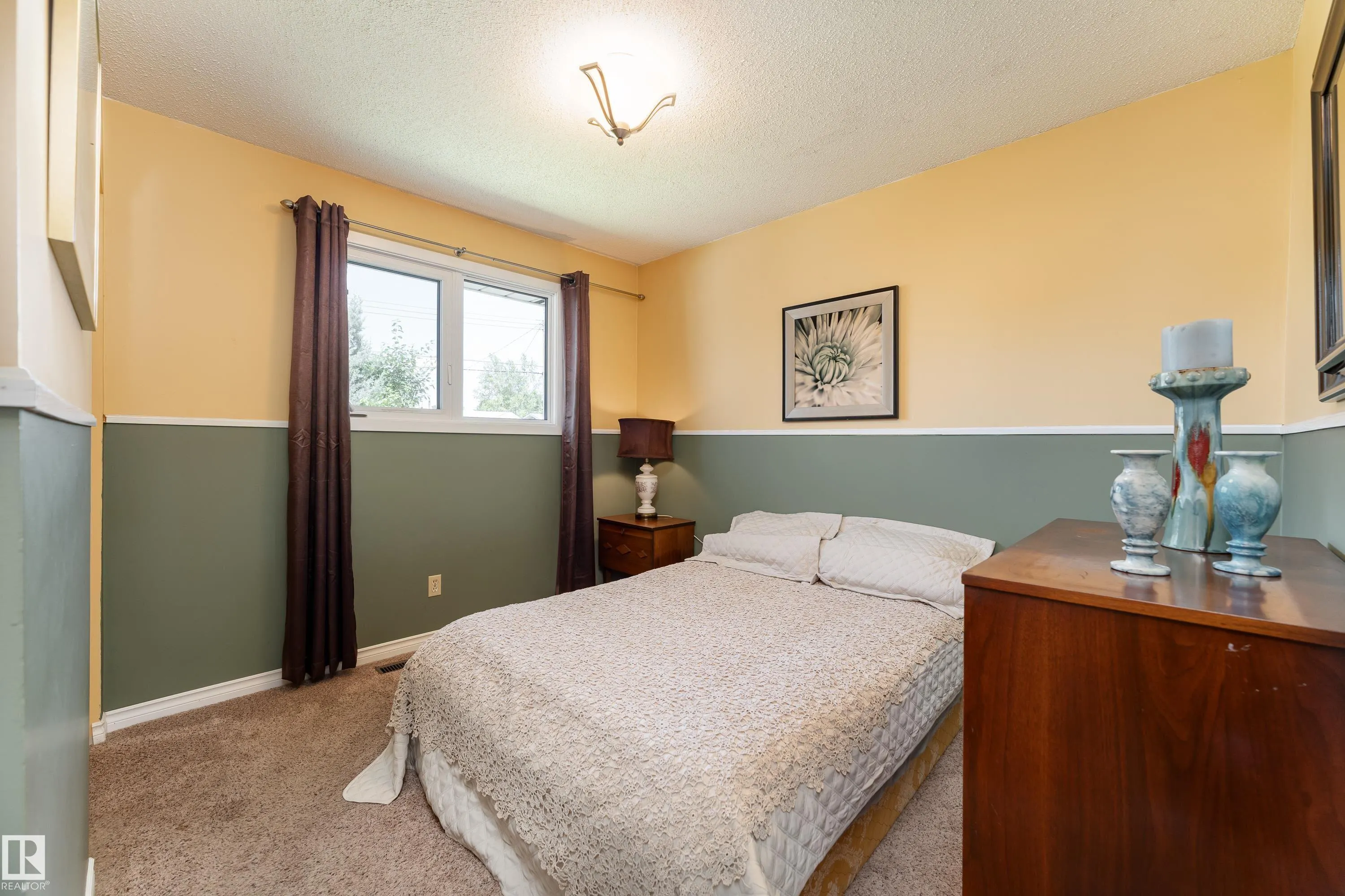 7 CAMELOT Crescent