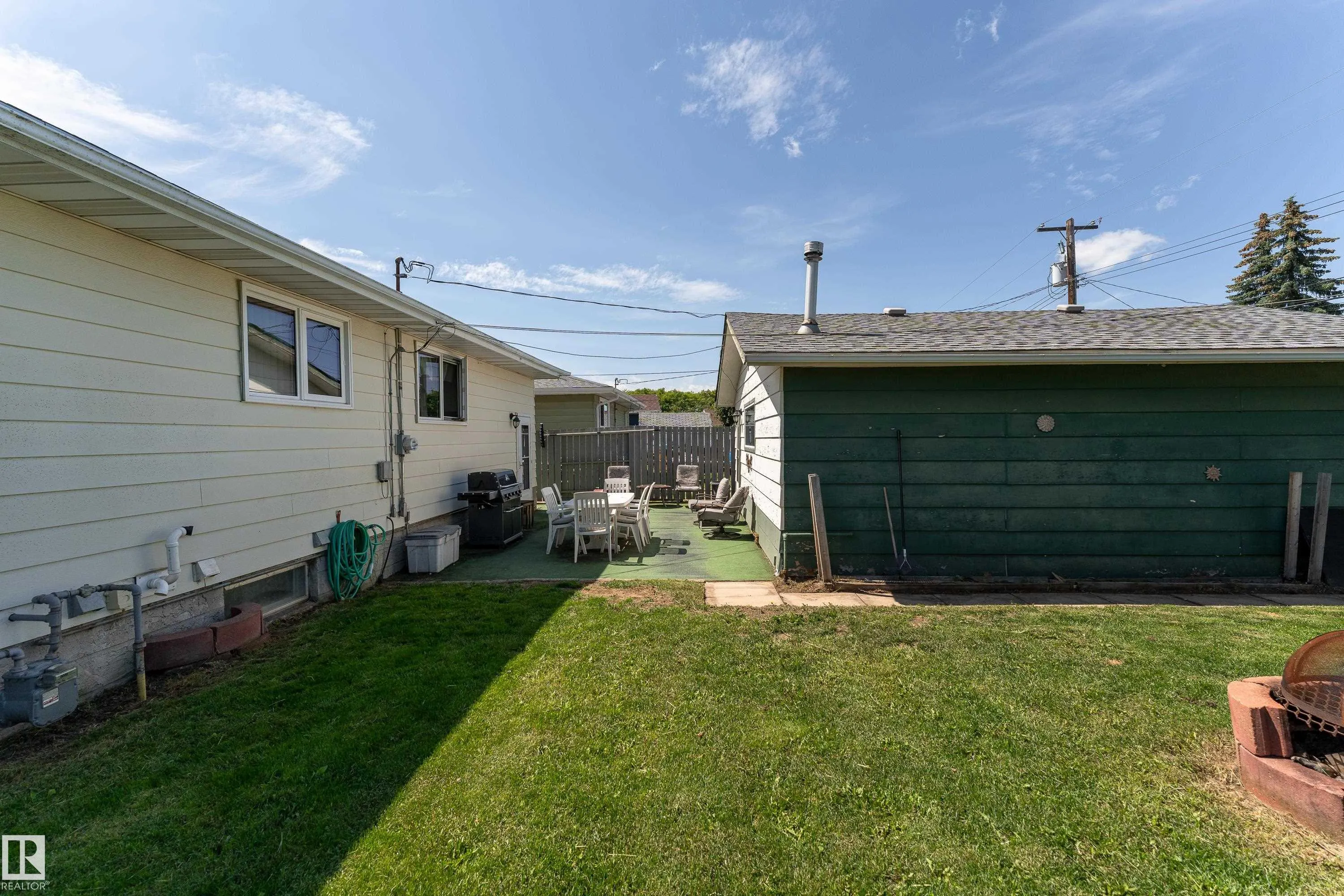 7 CAMELOT Crescent