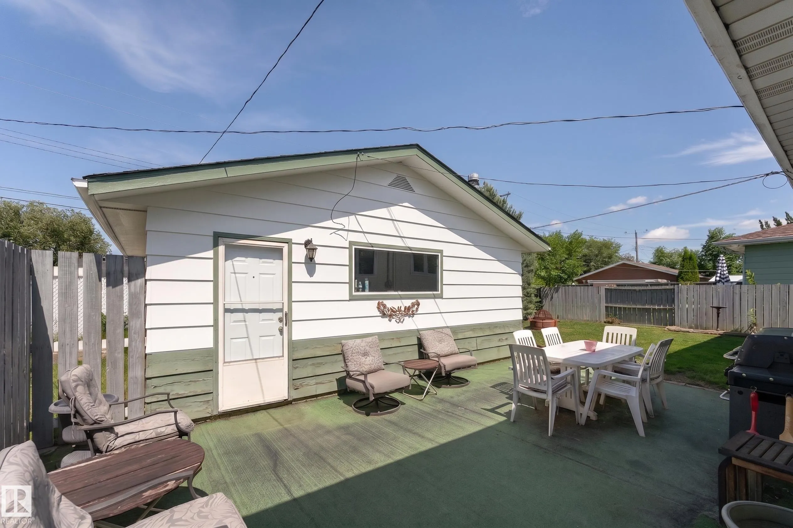 7 CAMELOT Crescent