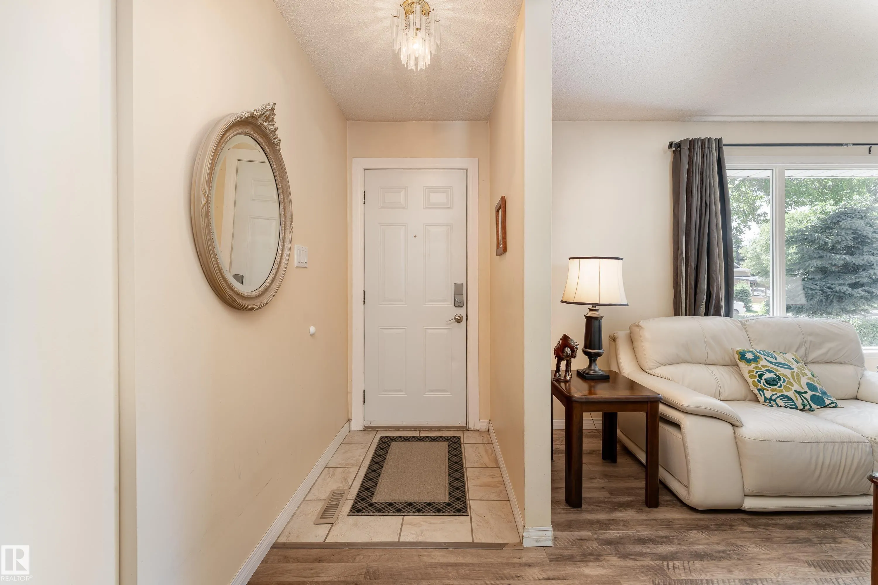 7 CAMELOT Crescent