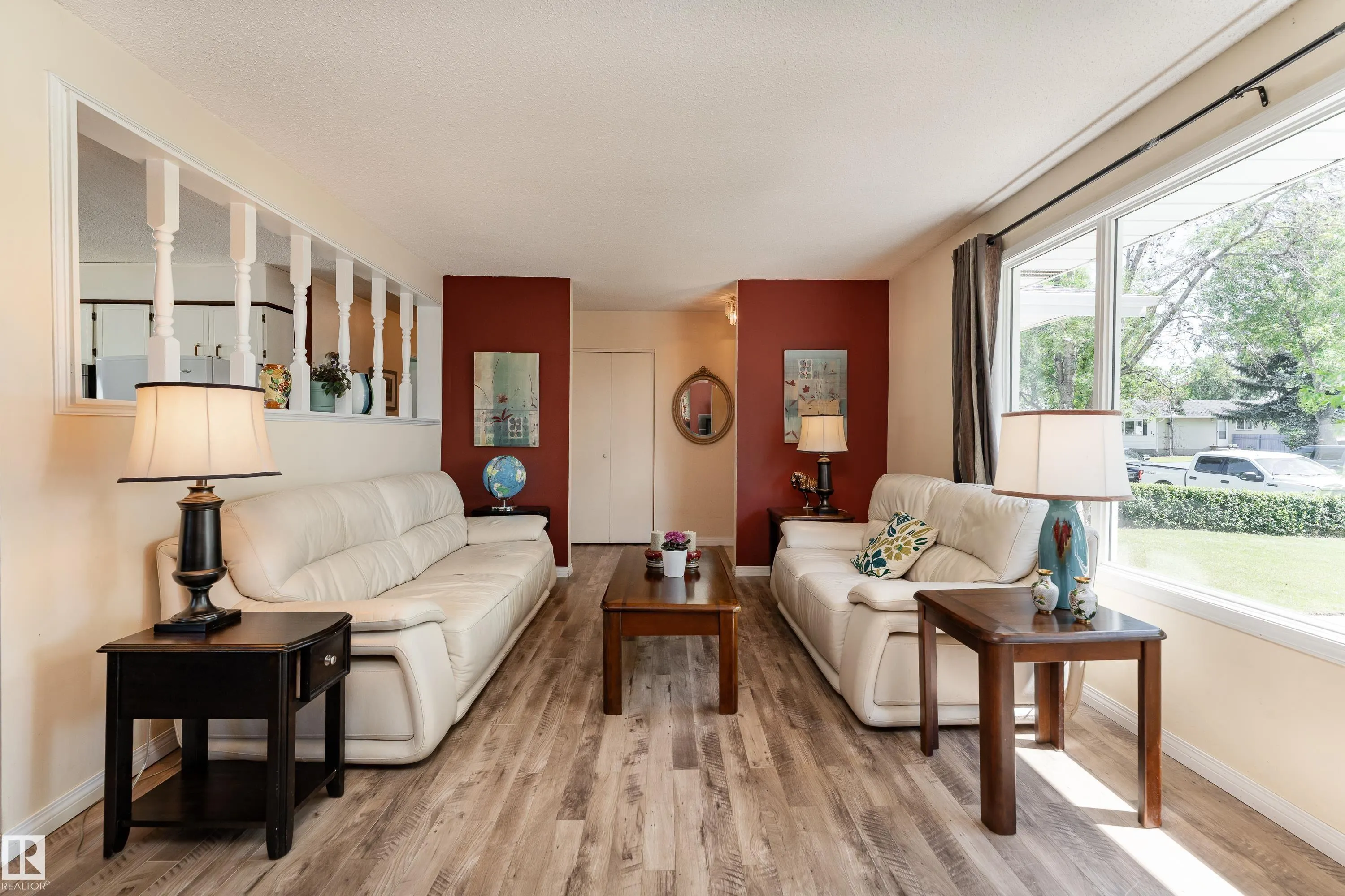 7 CAMELOT Crescent