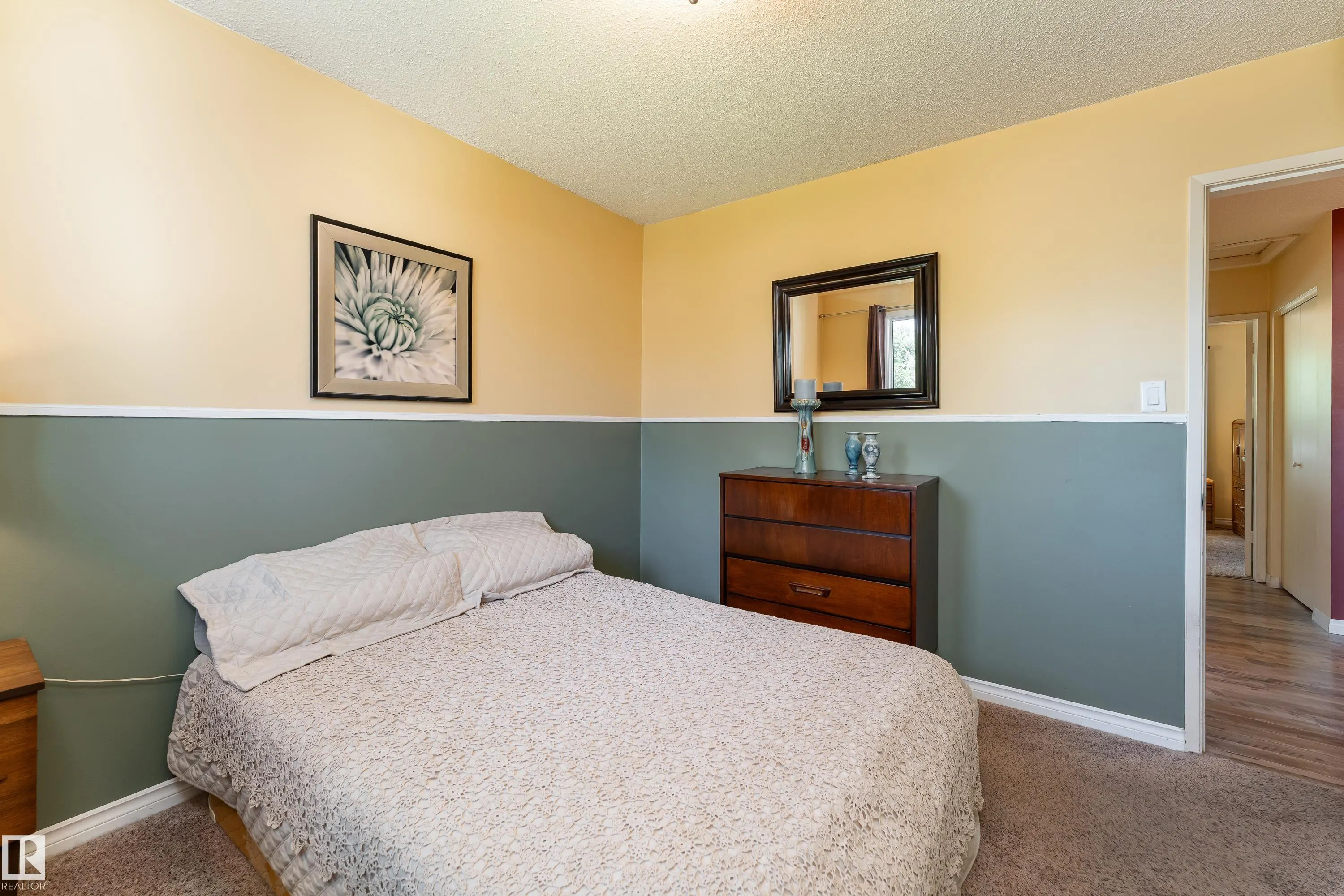 7 CAMELOT Crescent