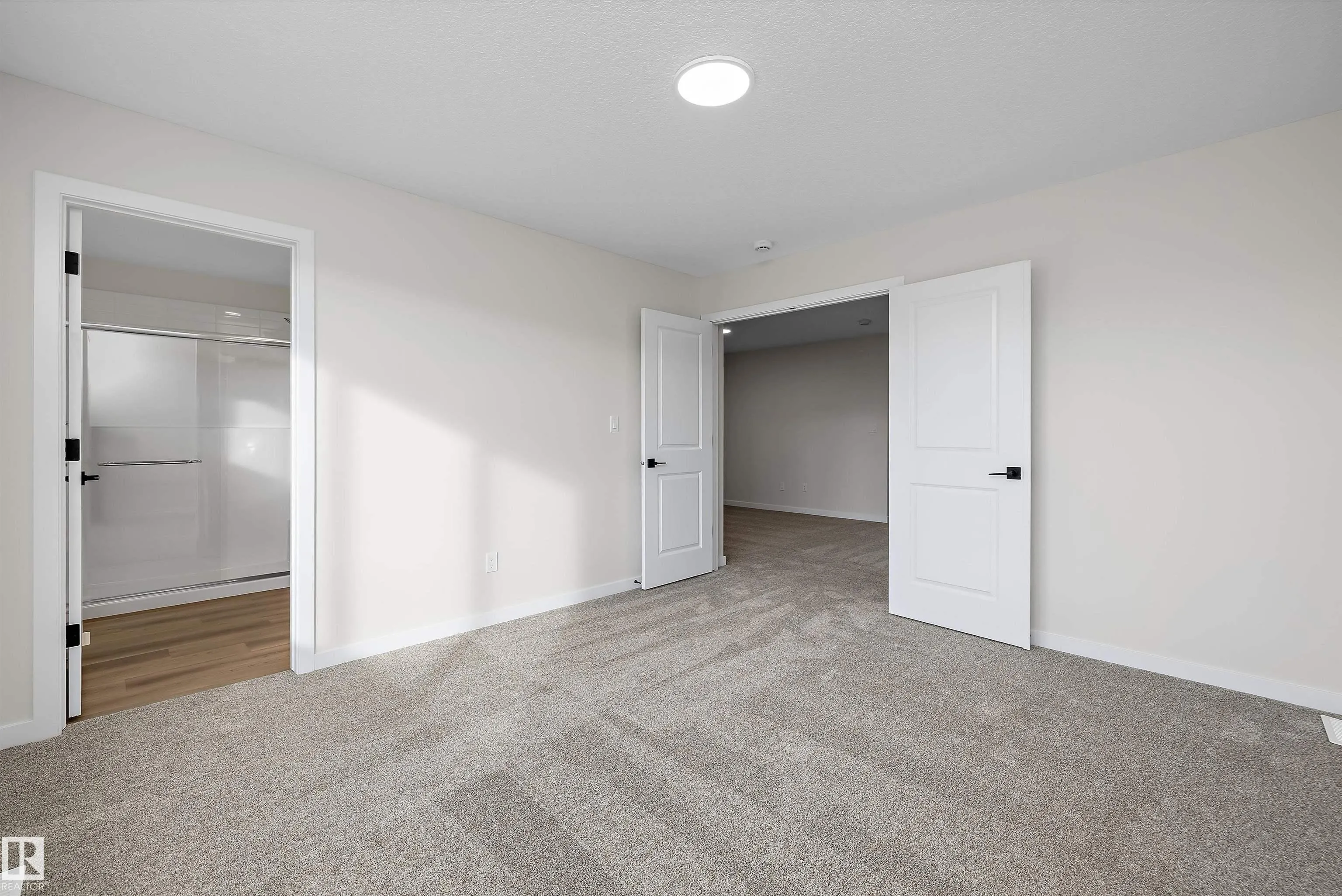 5308 Hawthorn Close