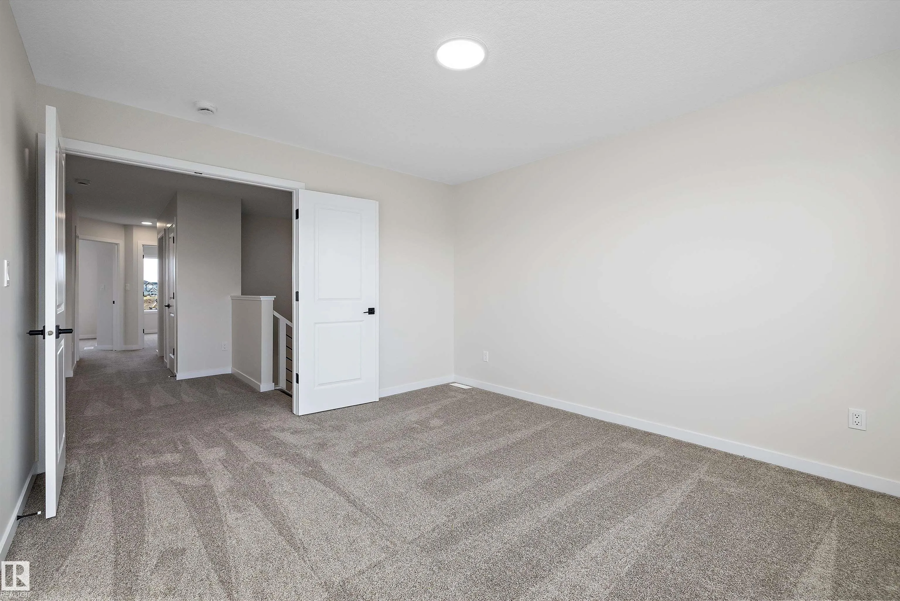 5308 Hawthorn Close