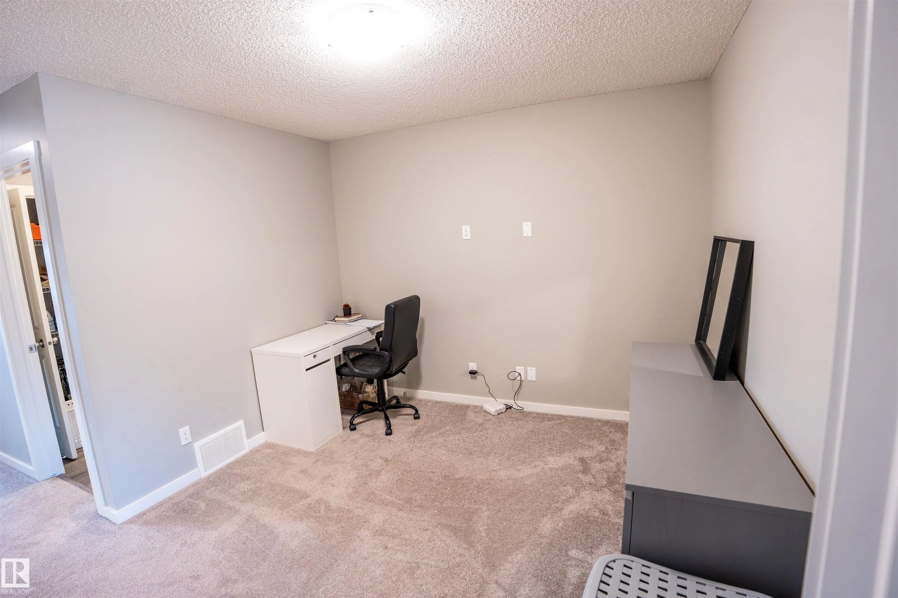 2310 WONNACOTT Crescent