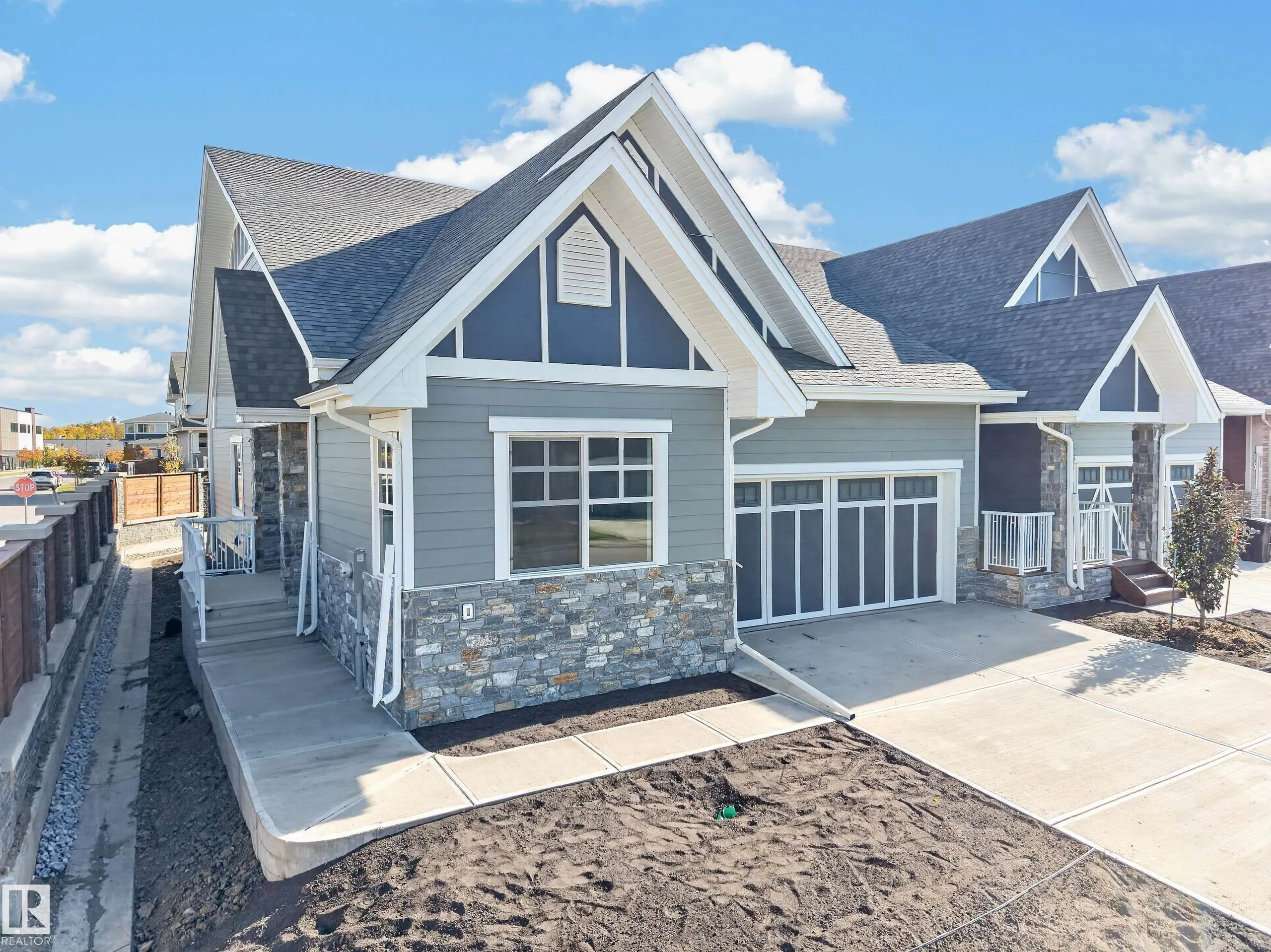 120 HILLSHIRE Boulevard