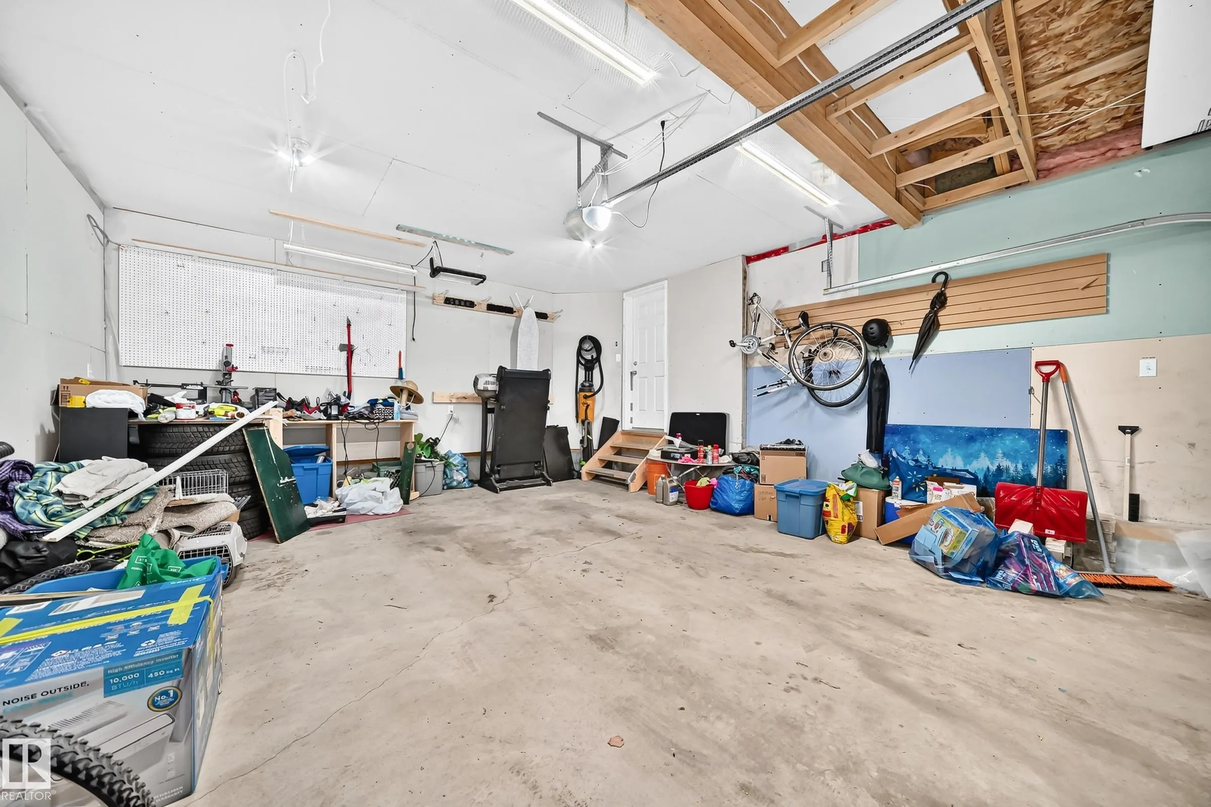 17 Virginia Loop