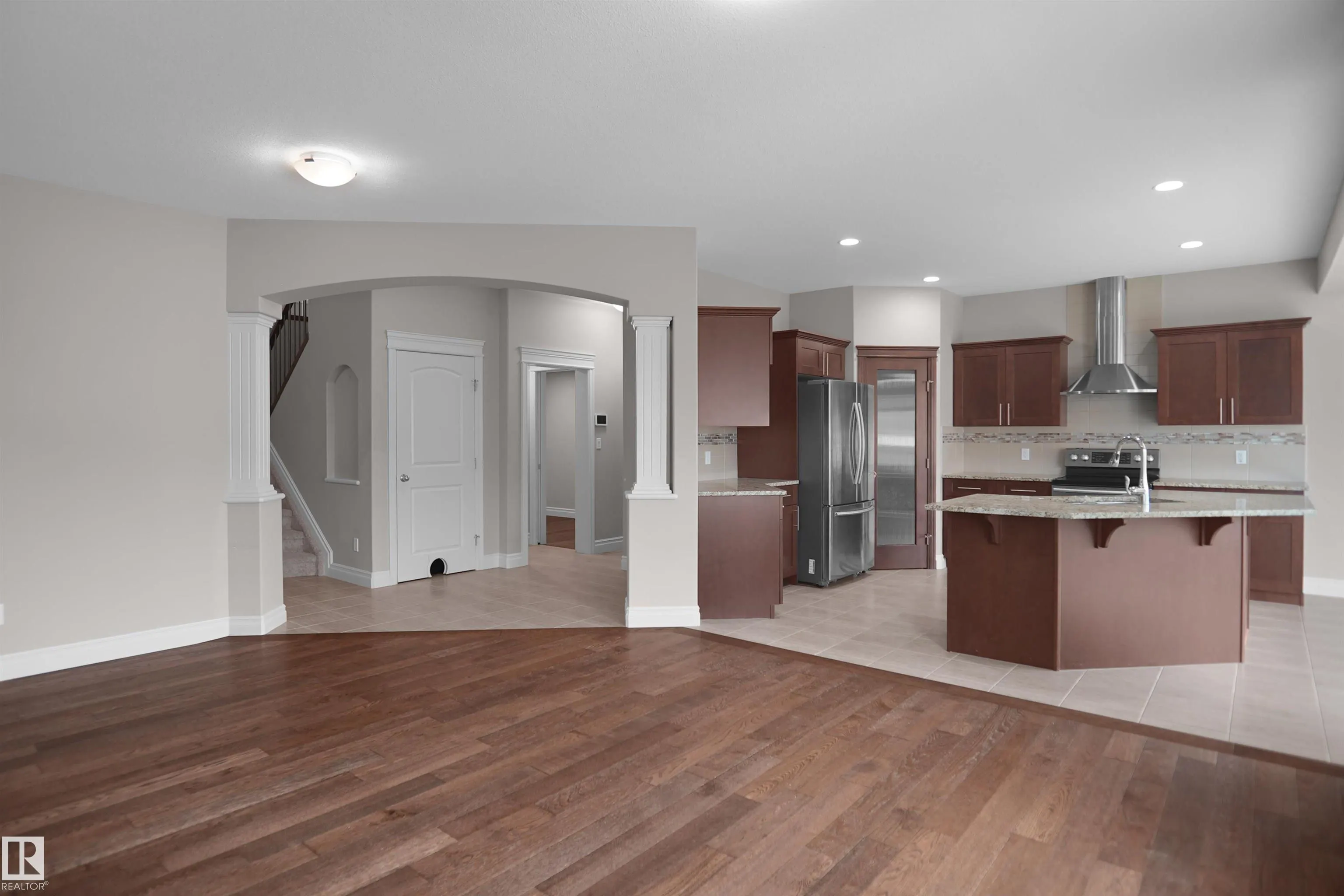 138 HENDERSON Link