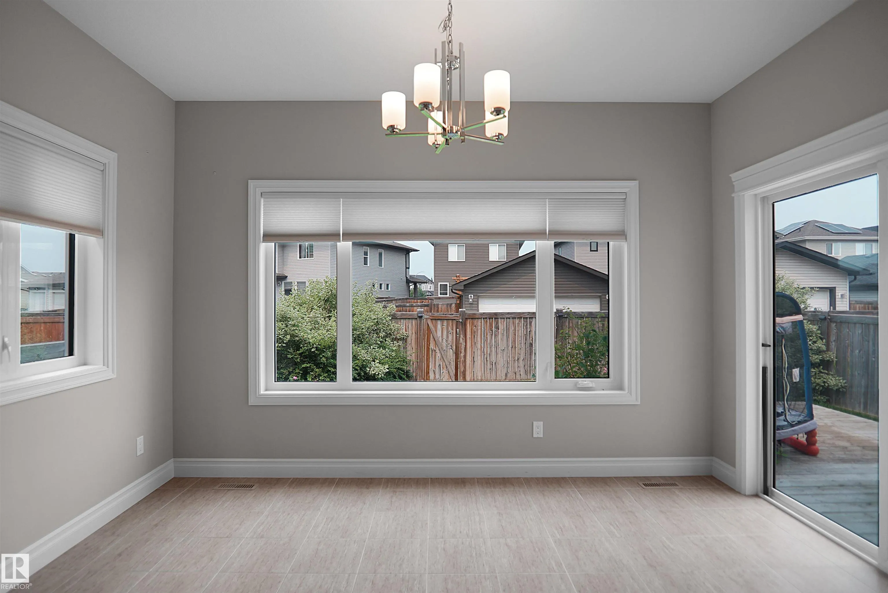 138 HENDERSON Link