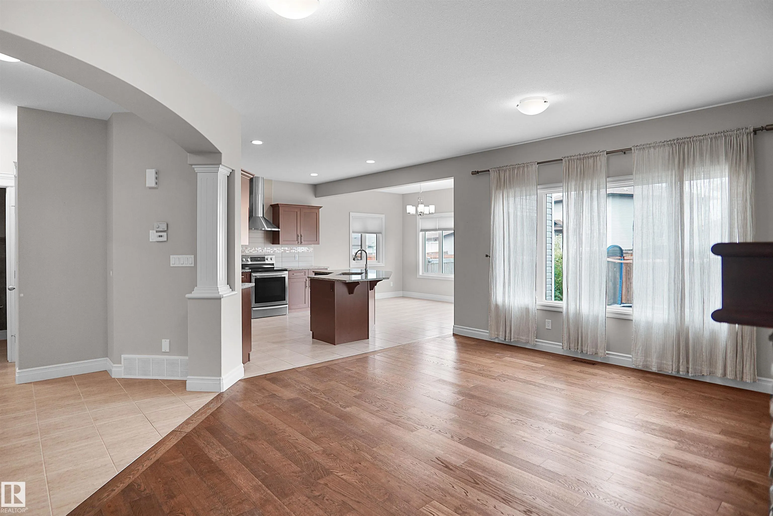138 HENDERSON Link