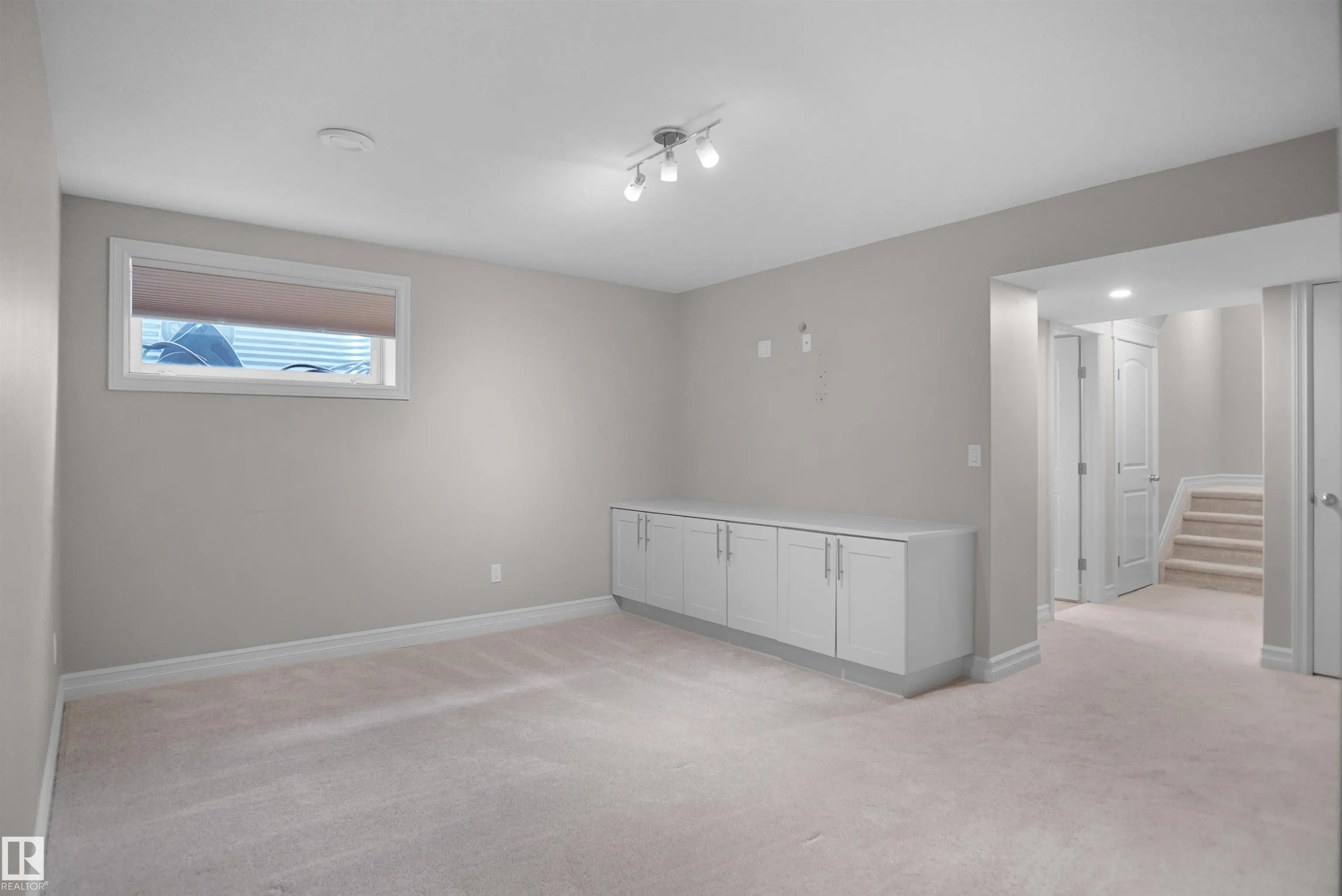 138 HENDERSON Link