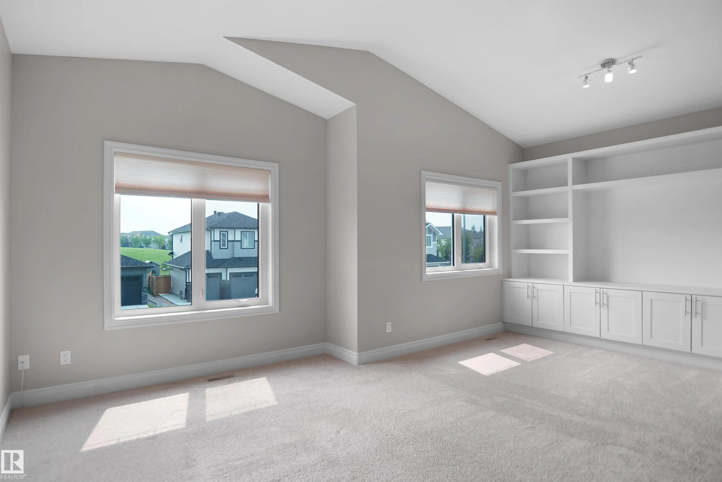 138 HENDERSON Link