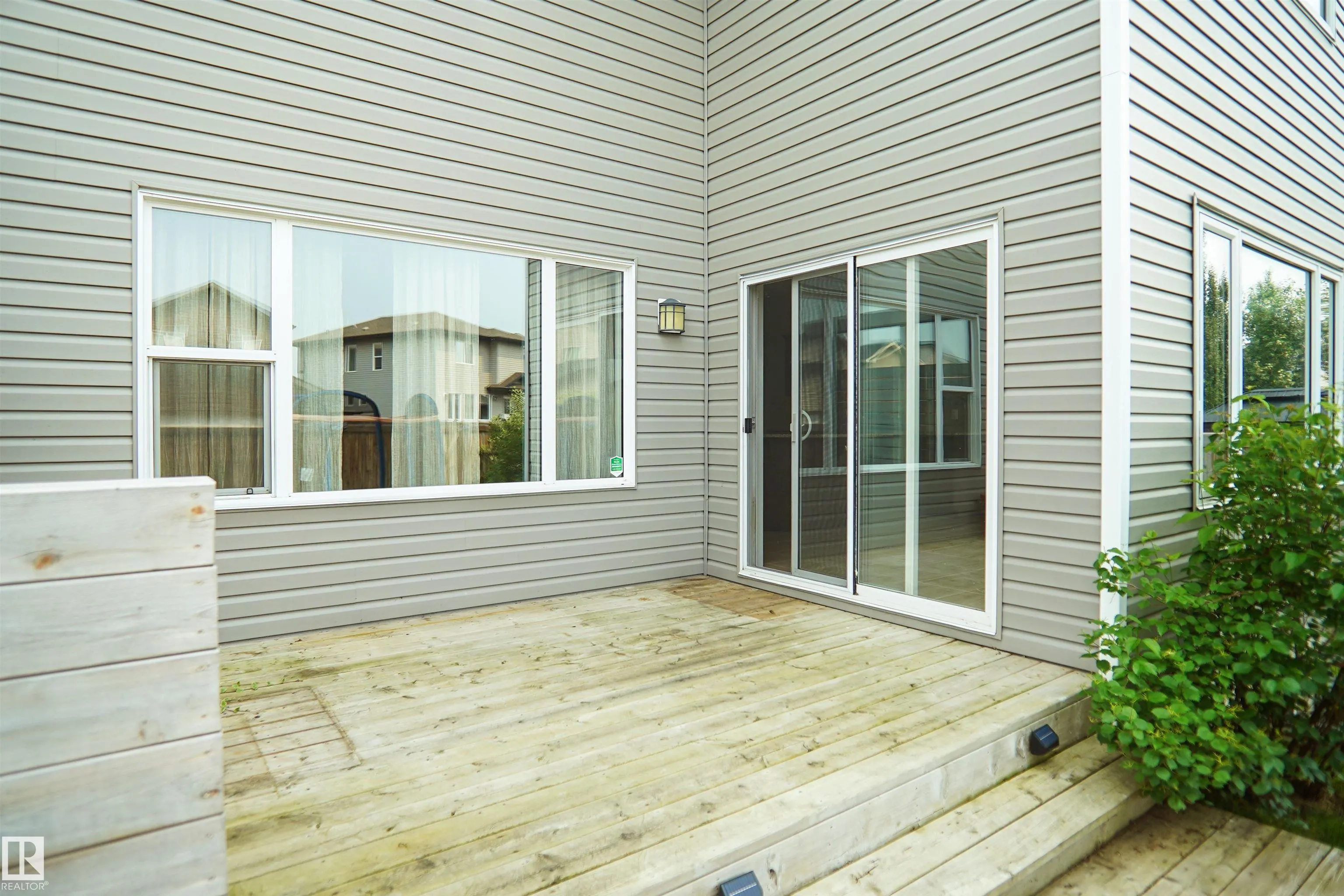 138 HENDERSON Link