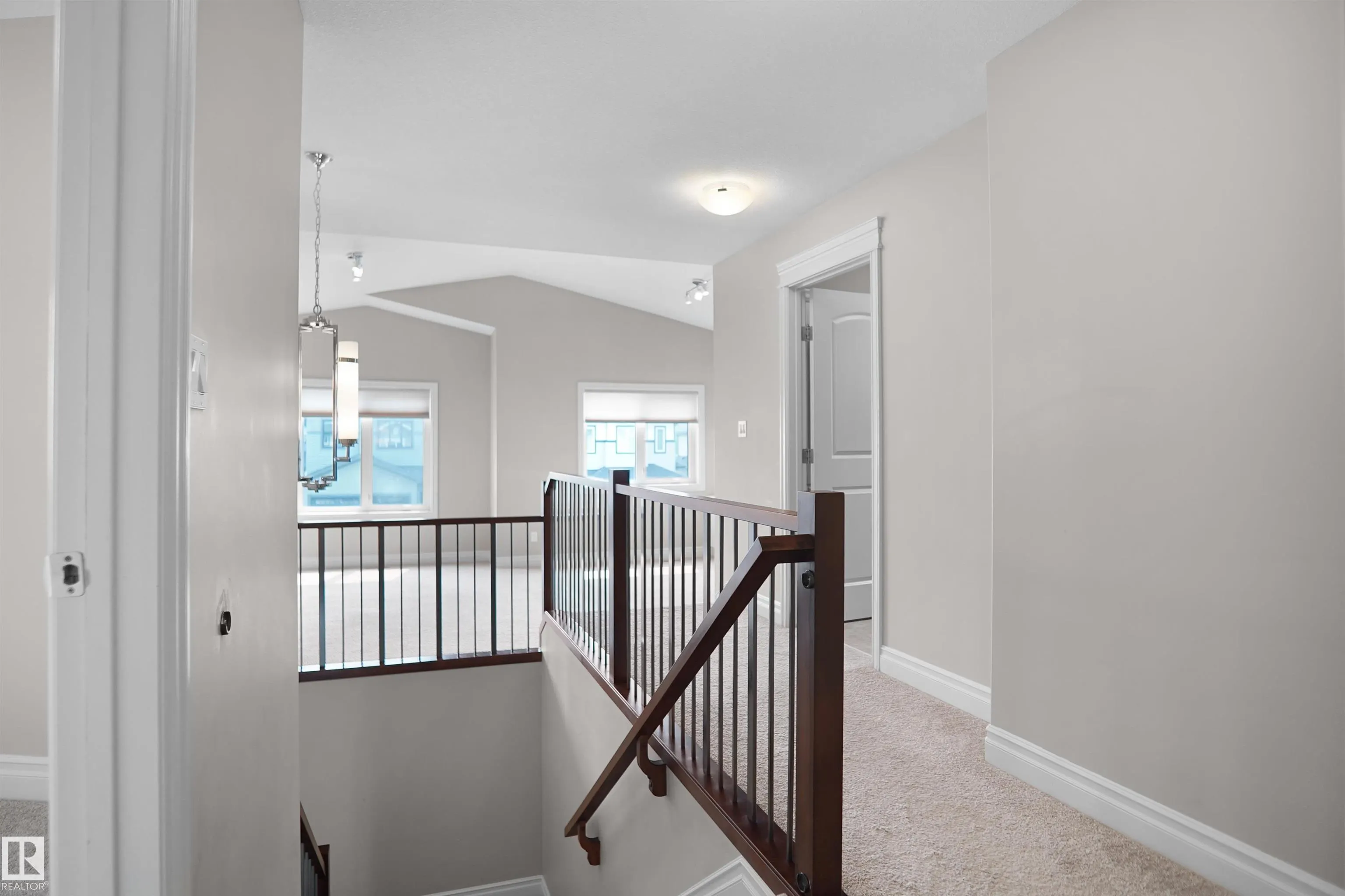 138 HENDERSON Link