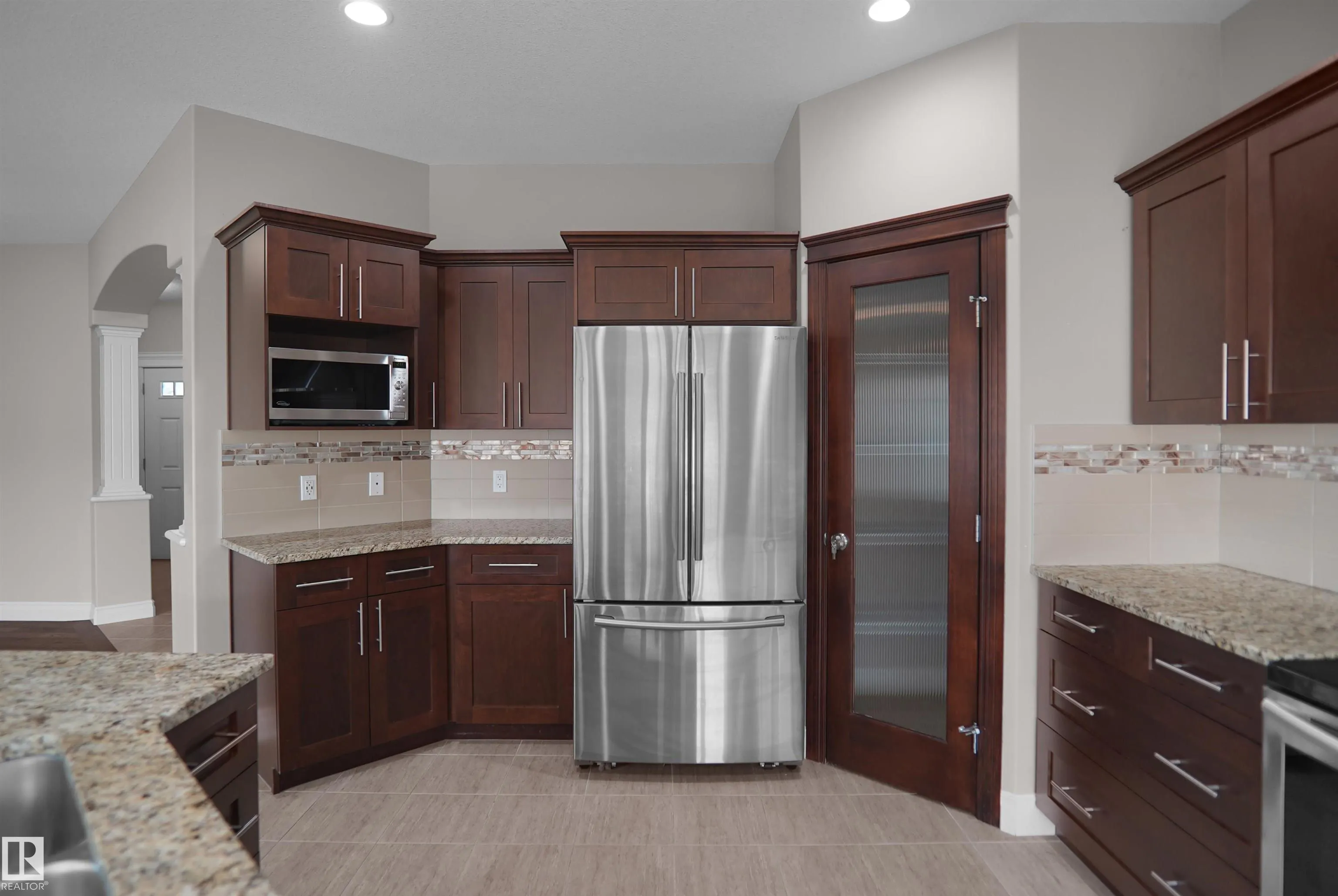 138 HENDERSON Link