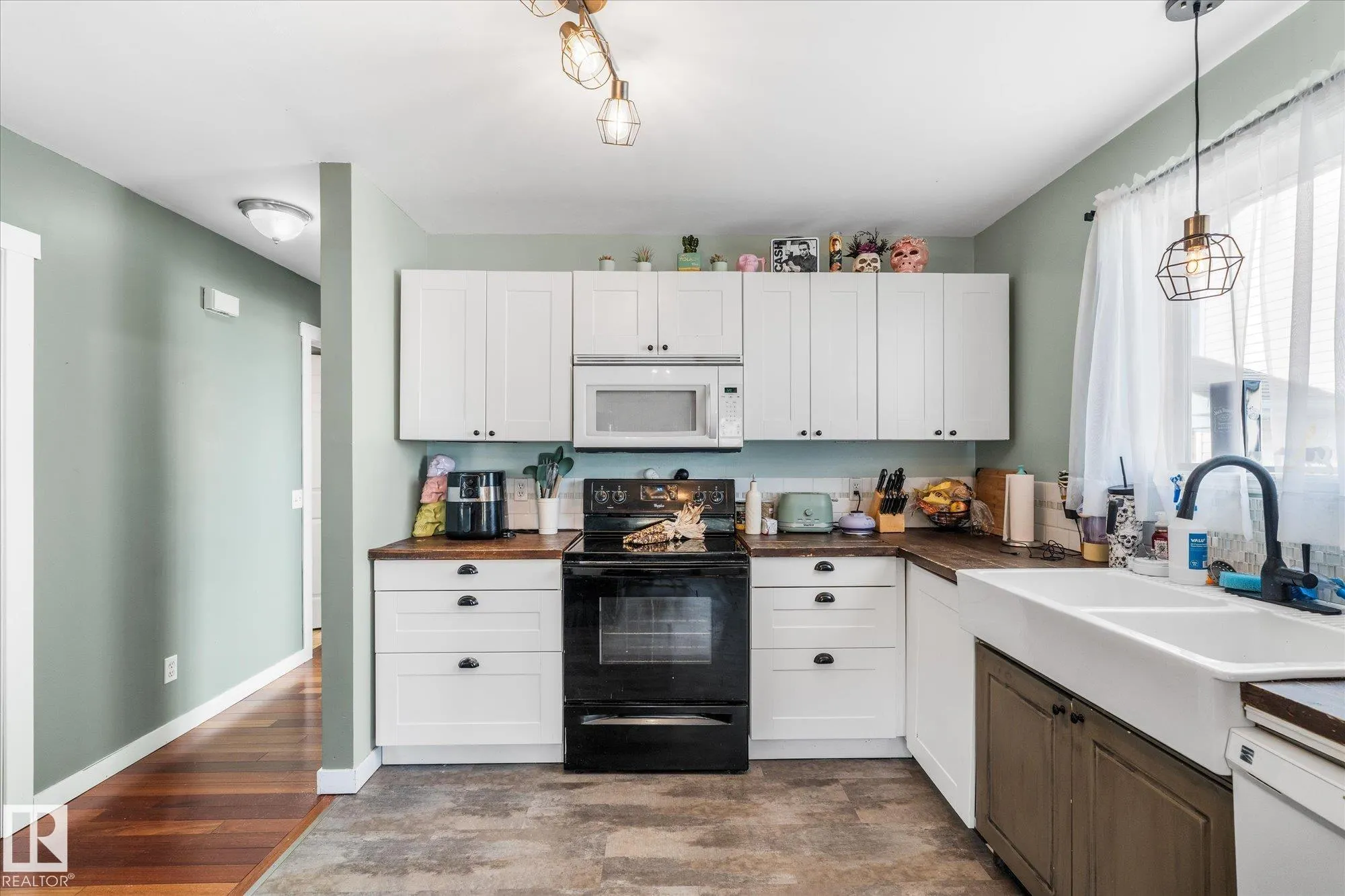 33 CAMPBELL Road