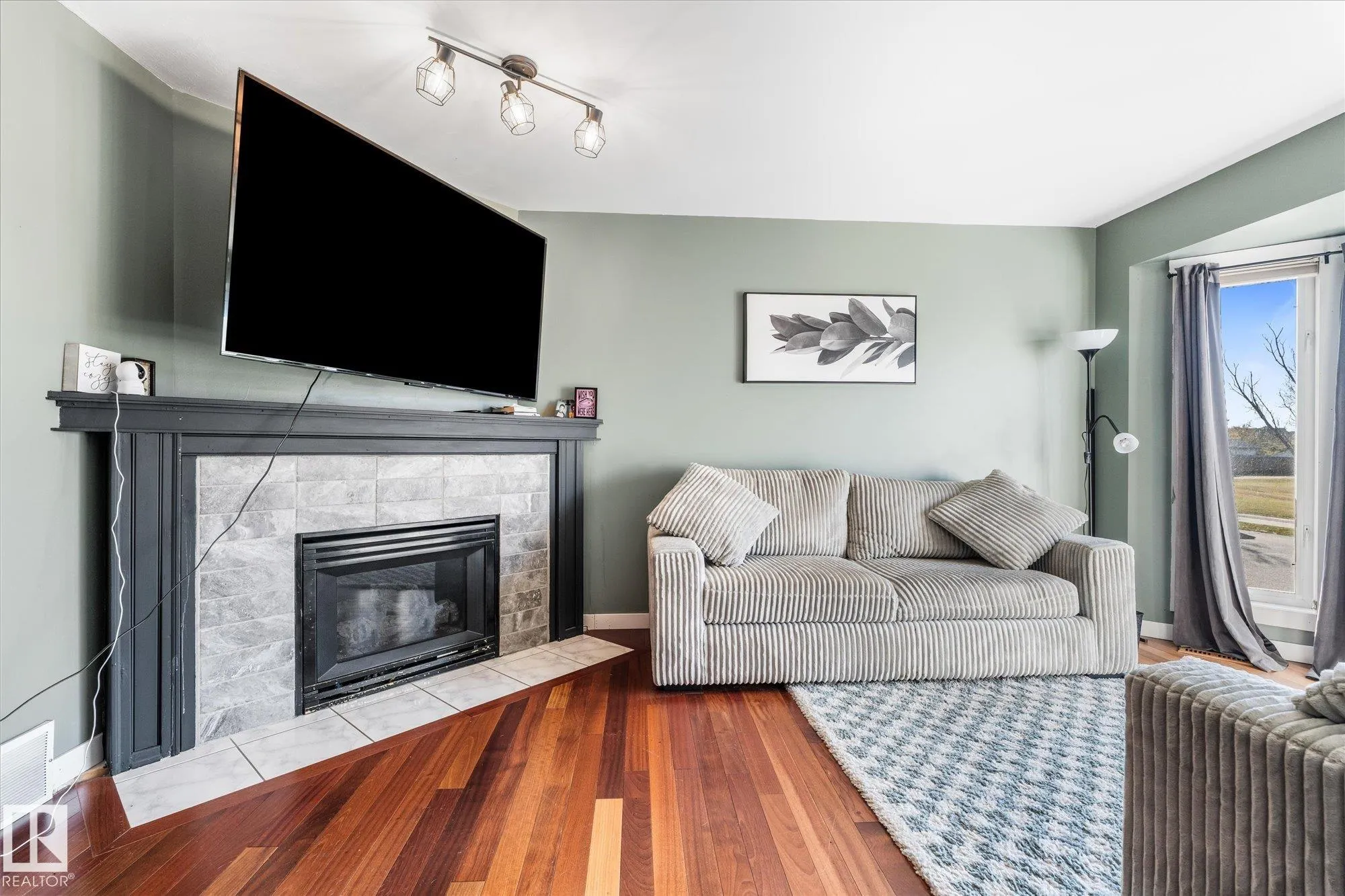 33 CAMPBELL Road