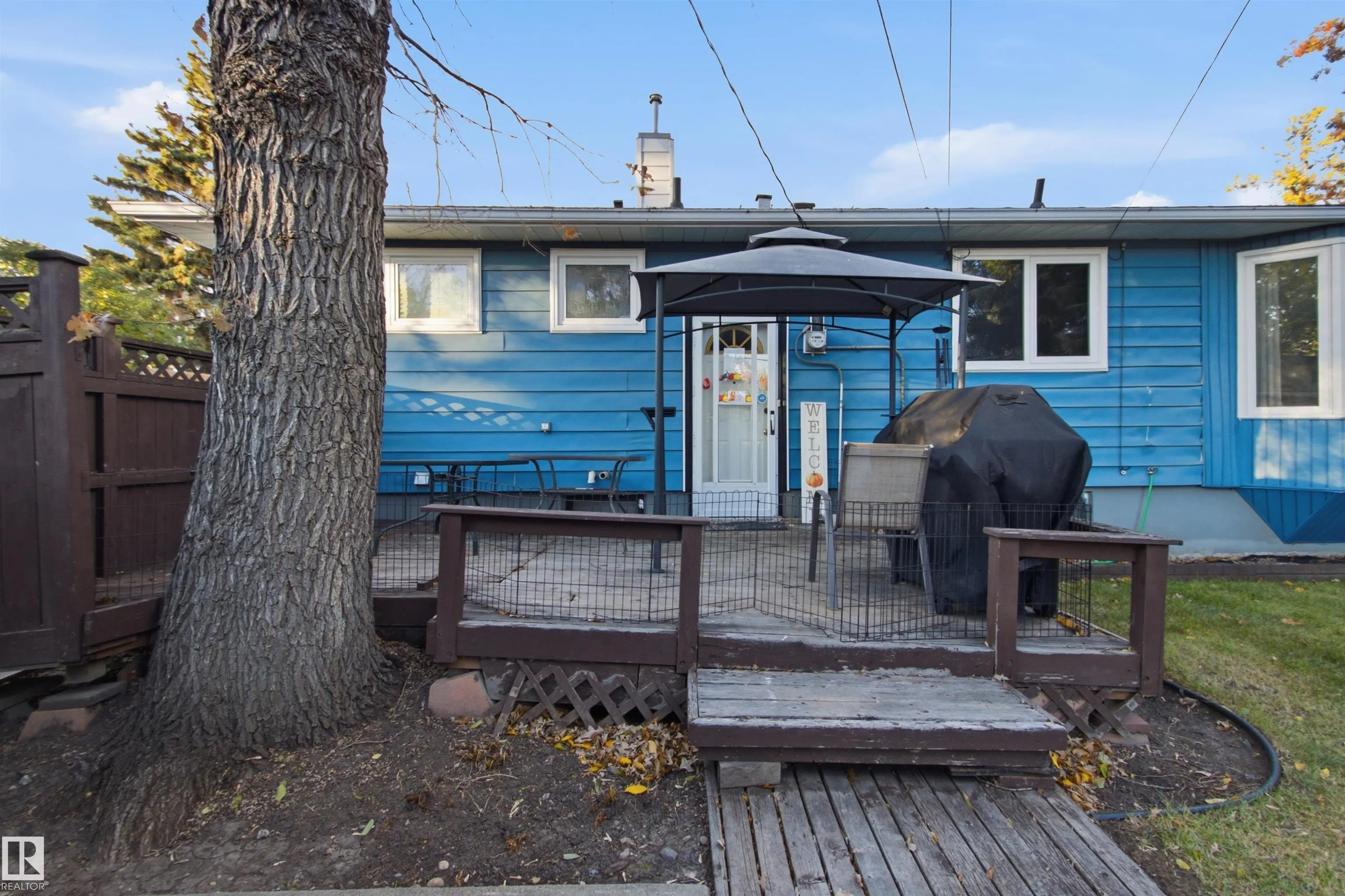 15933 95 Avenue