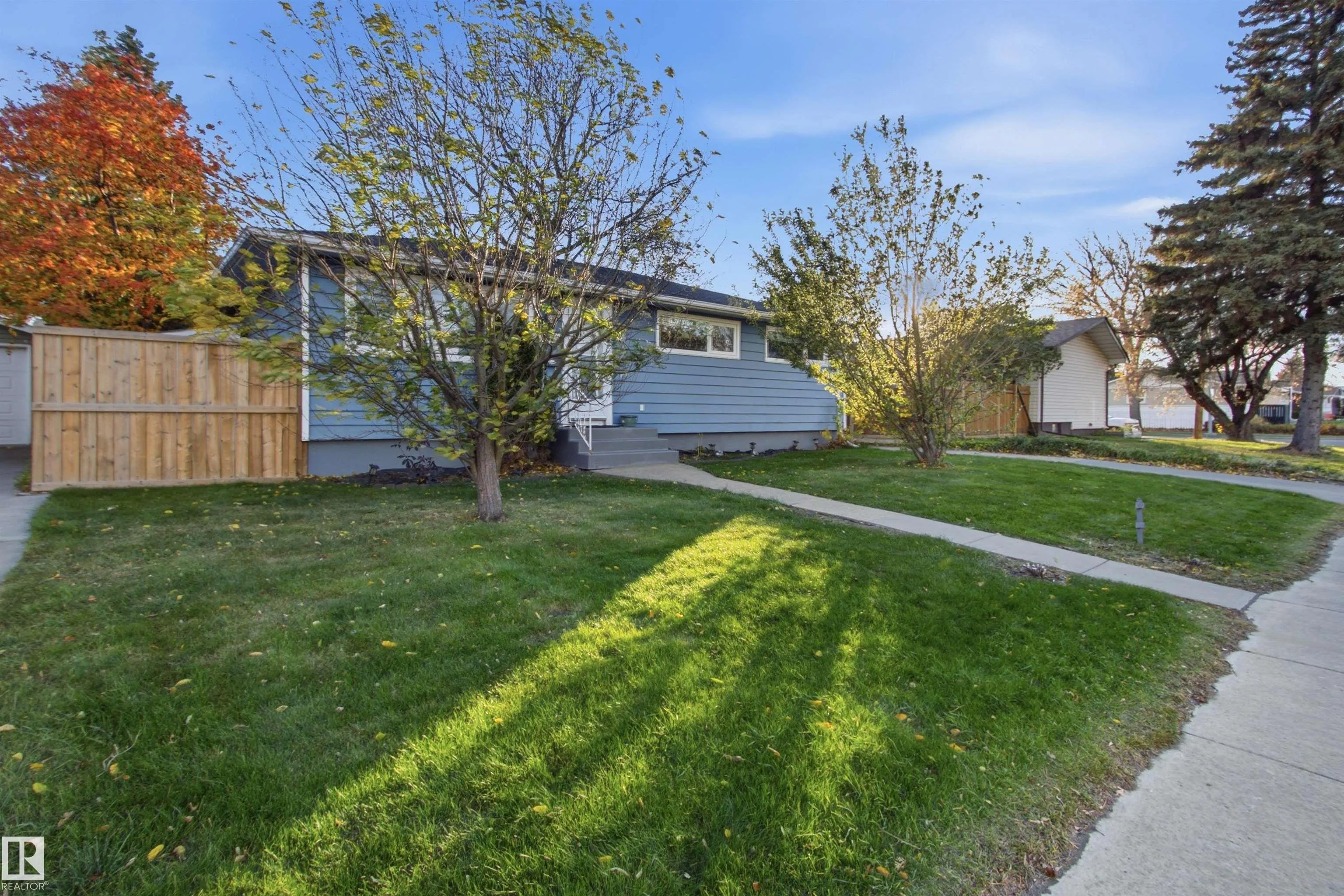15933 95 Avenue