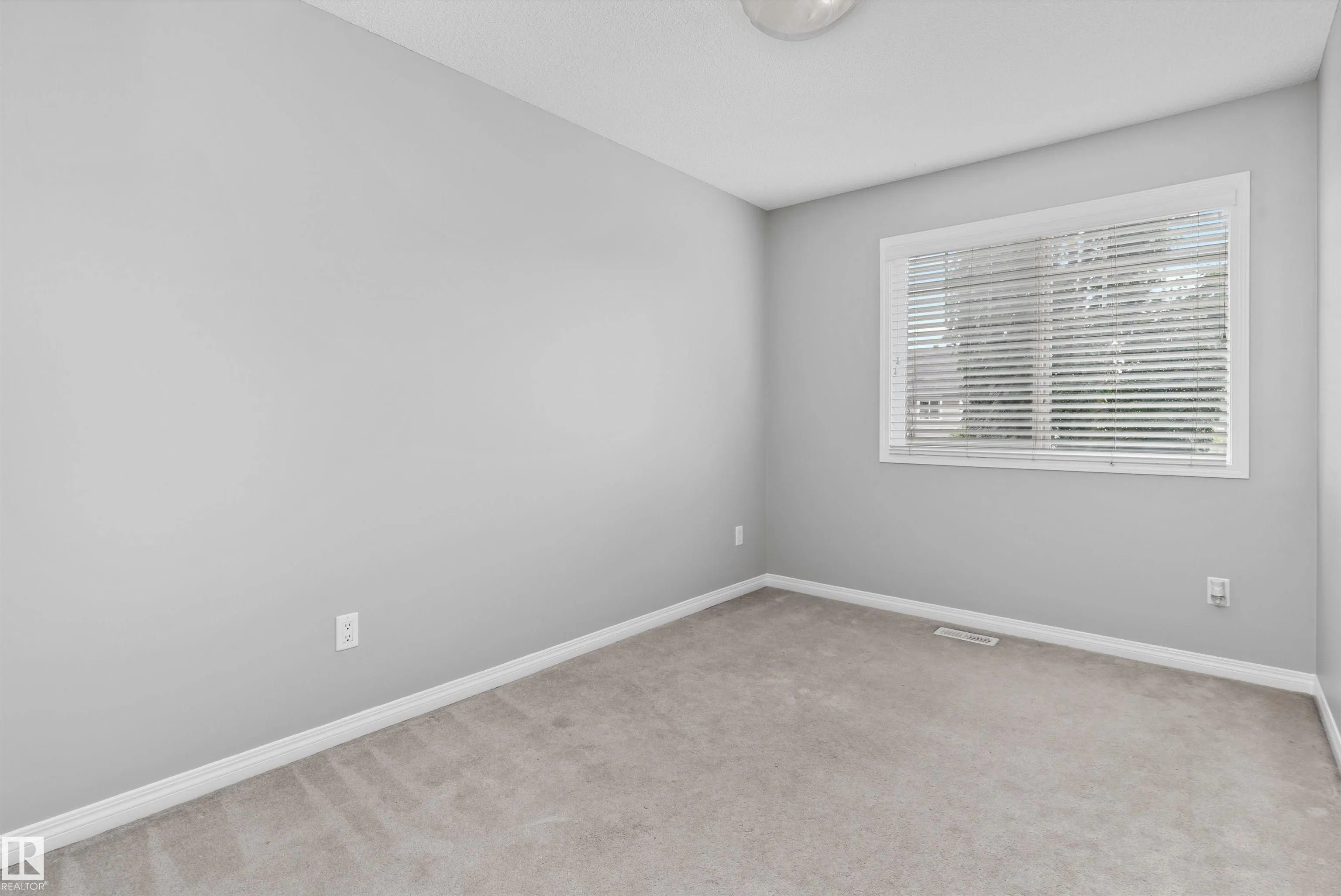 4050 SAVARYN Drive