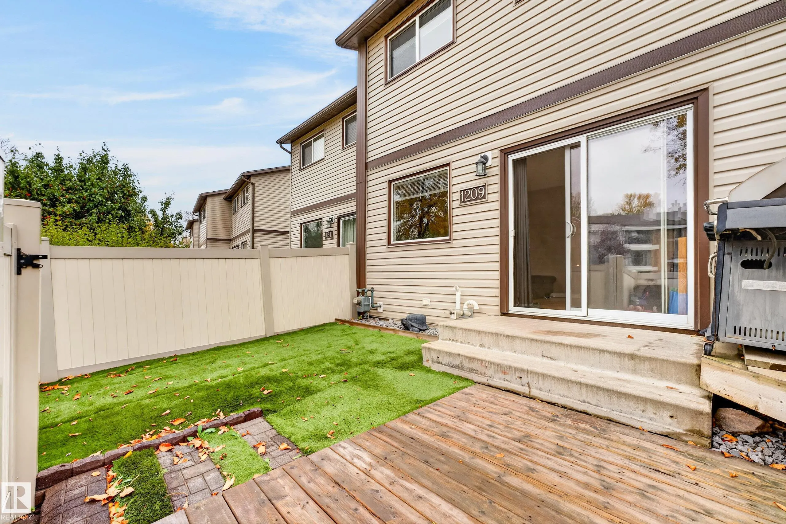 1209 HOOKE Road