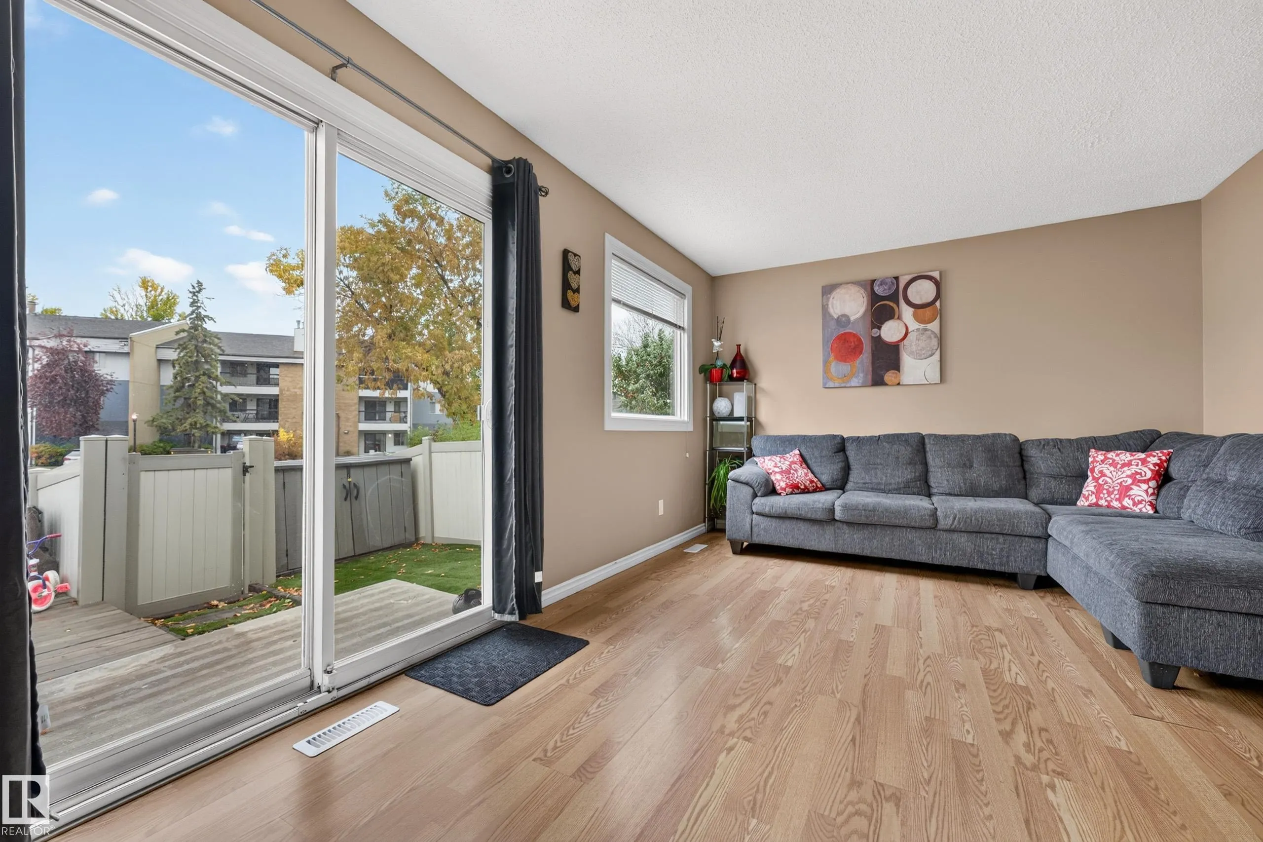 1209 HOOKE Road