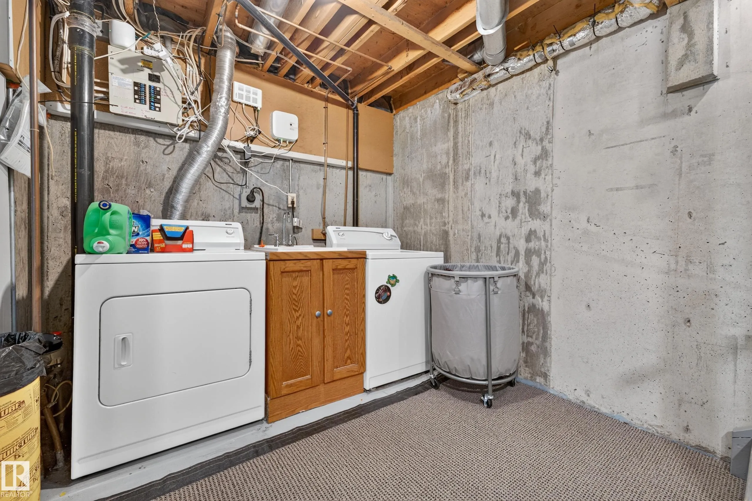 1209 HOOKE Road