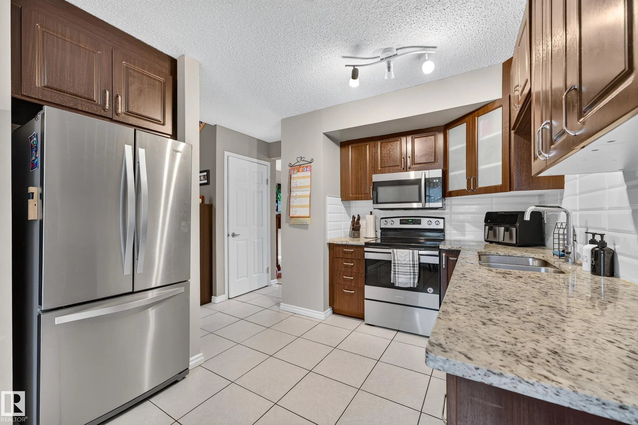 1209 HOOKE Road