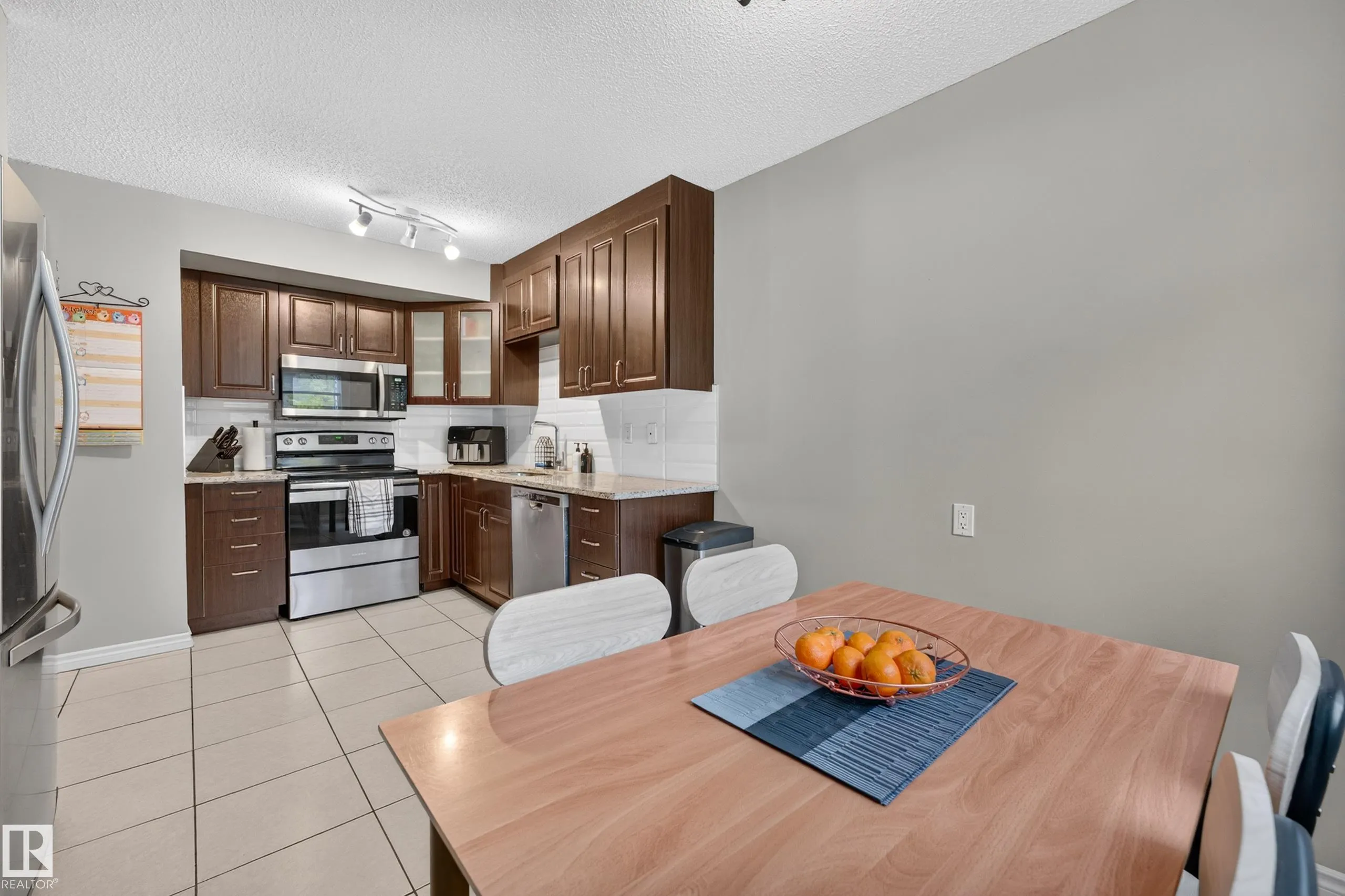 1209 HOOKE Road