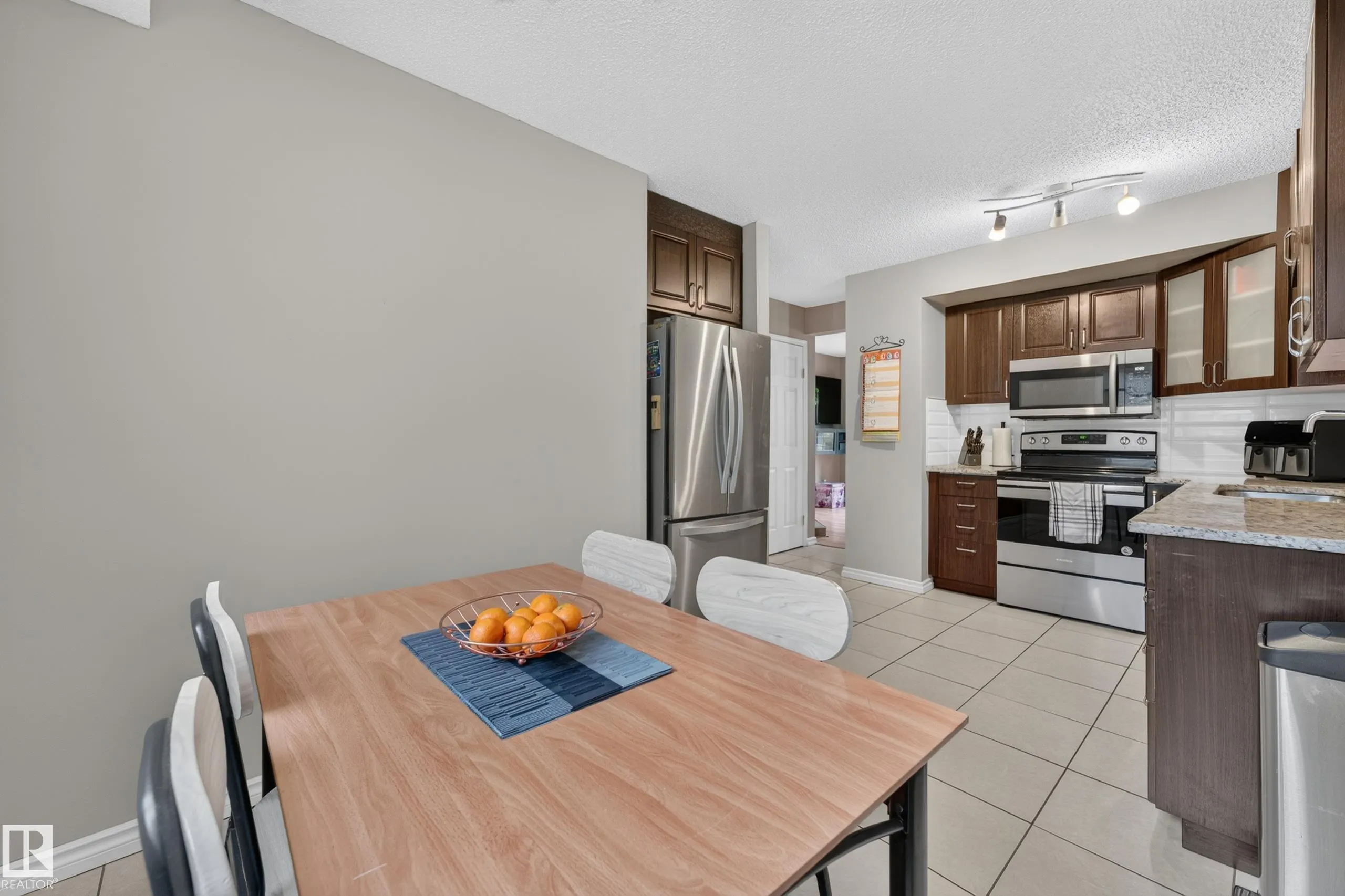 1209 HOOKE Road