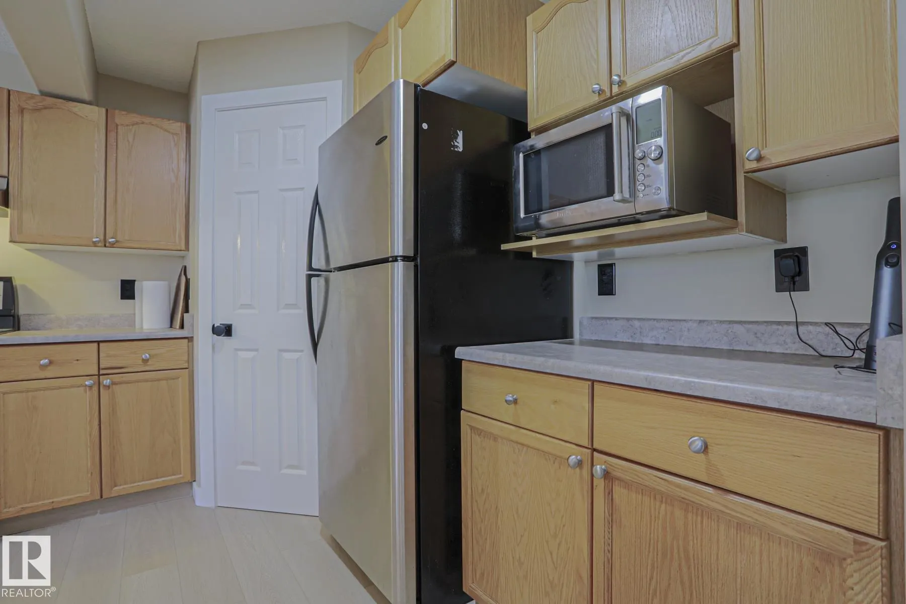 8 Erinwoods Place