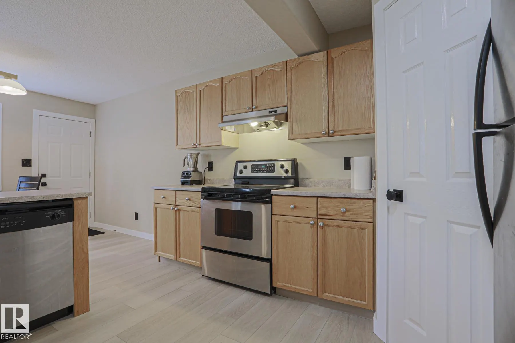 8 Erinwoods Place