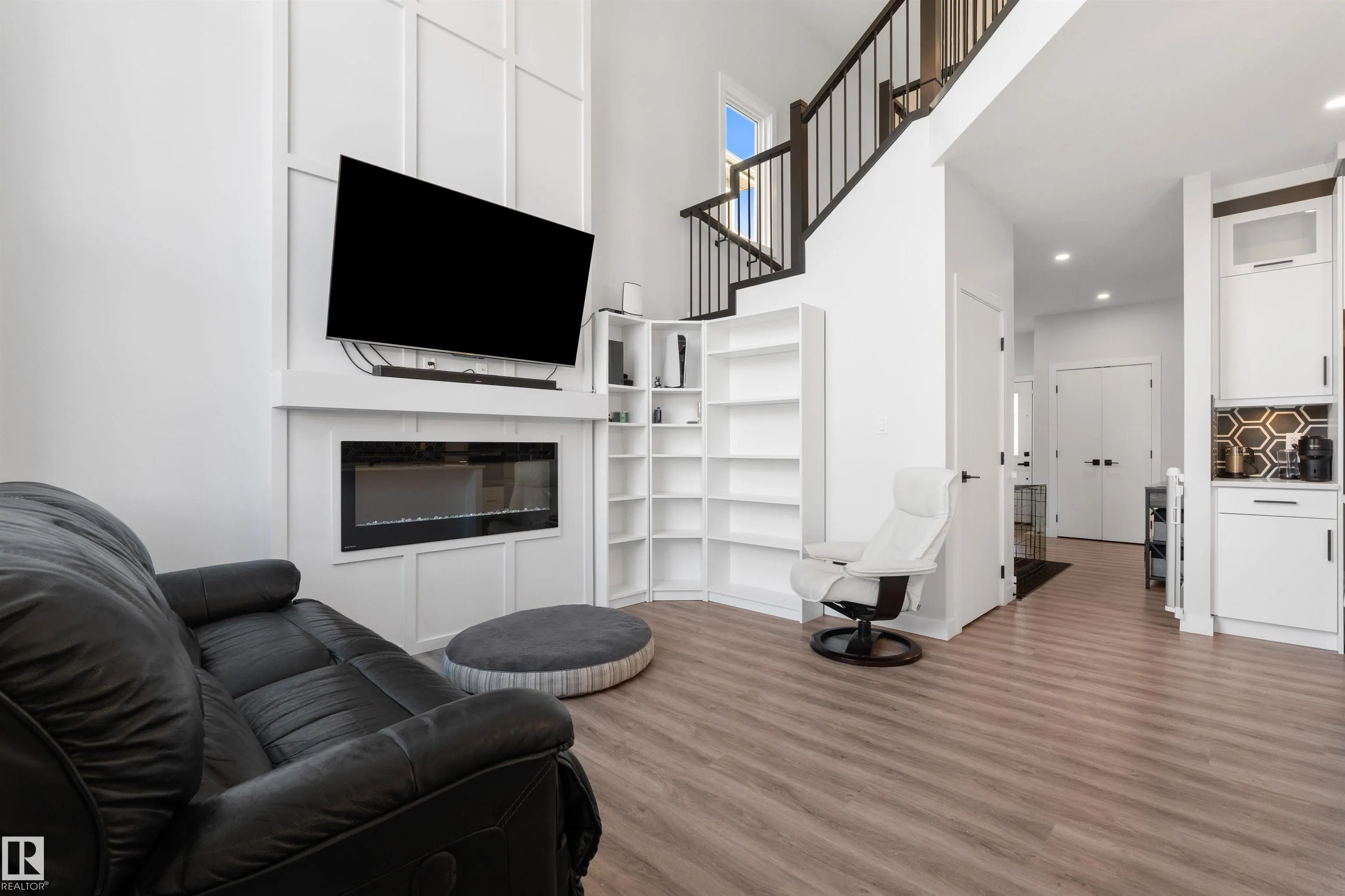 35 MEADOWBROOK Way