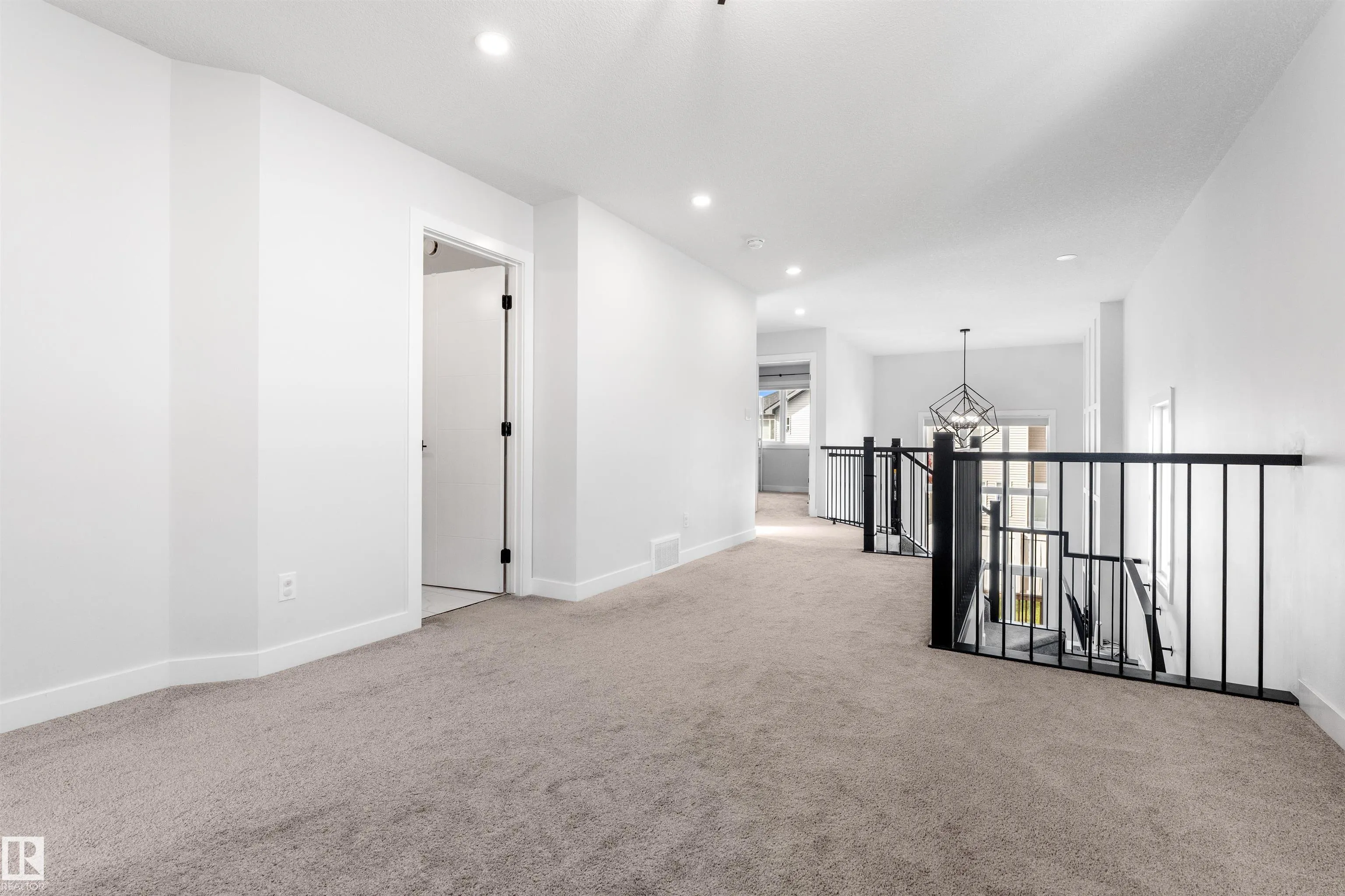 35 MEADOWBROOK Way