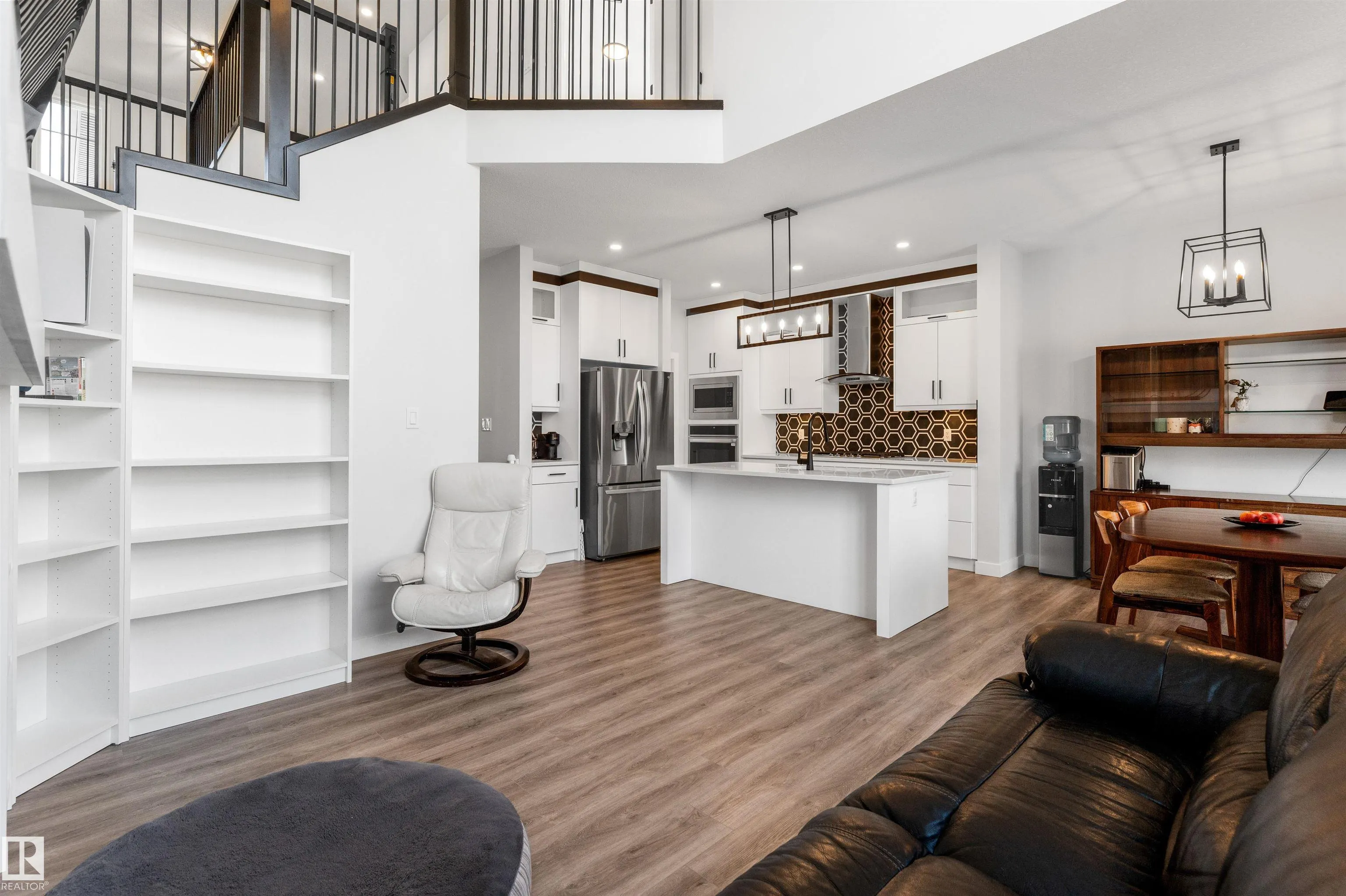 35 MEADOWBROOK Way